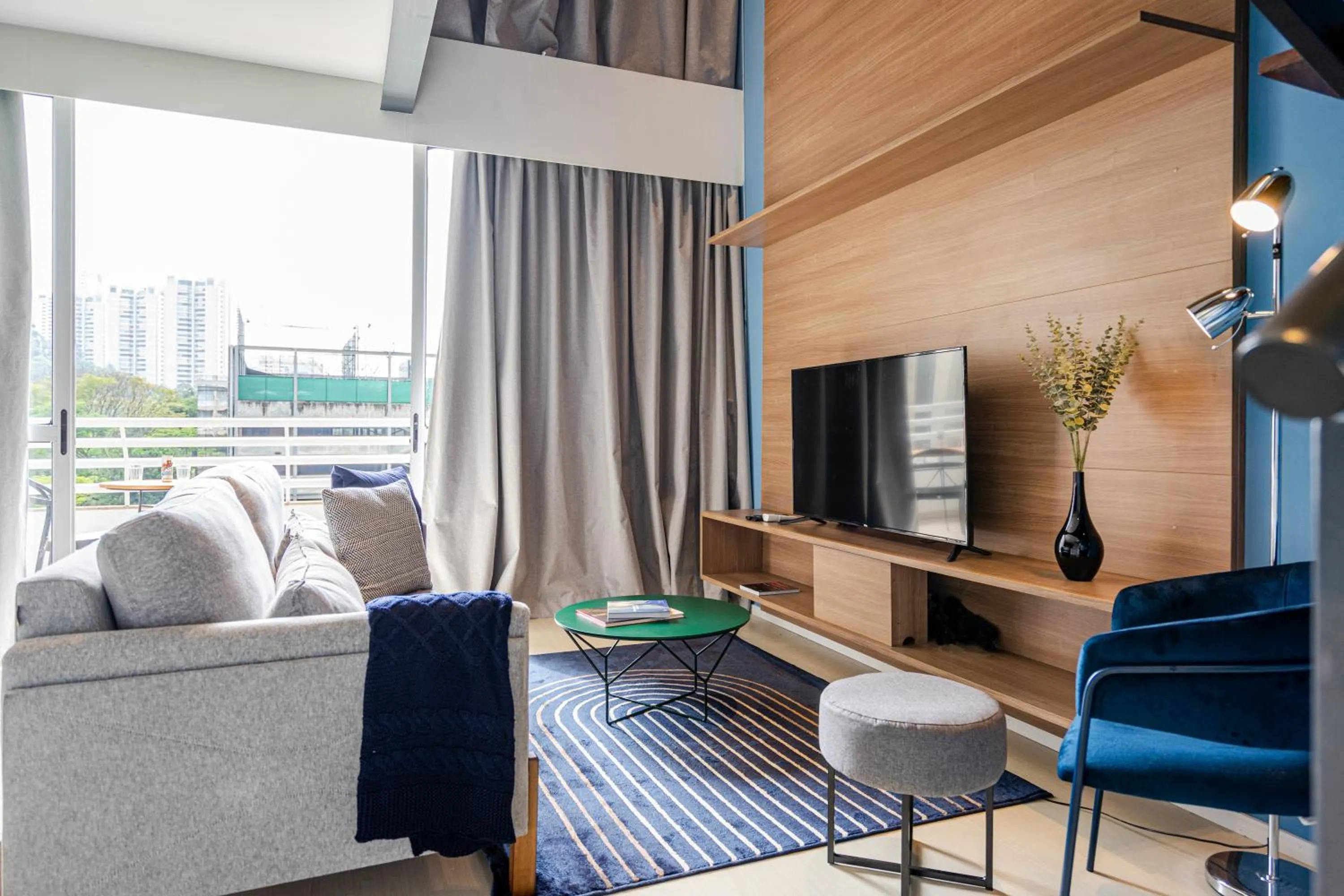 Day in Charlie NYC Berrini