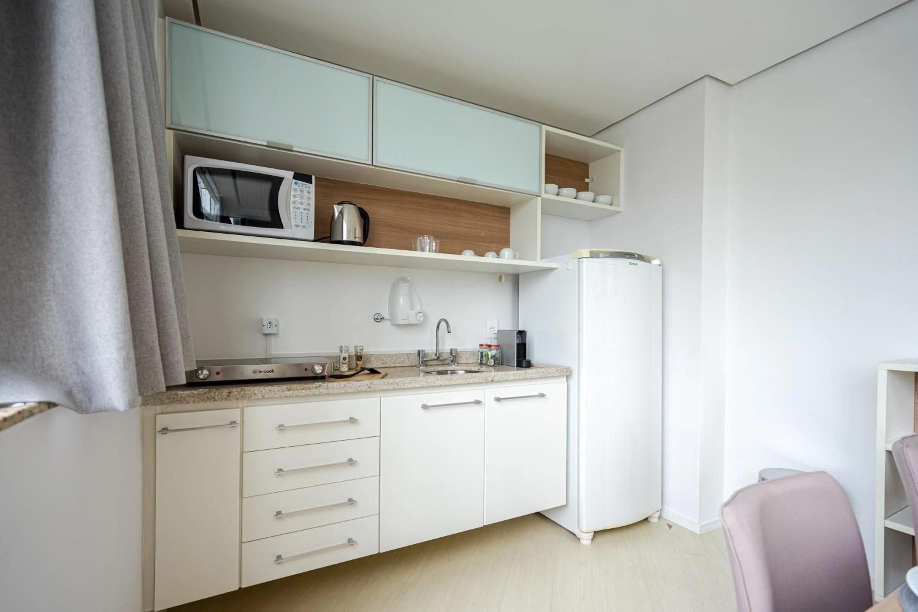 Coffee/tea facilities in Charlie NYC Berrini