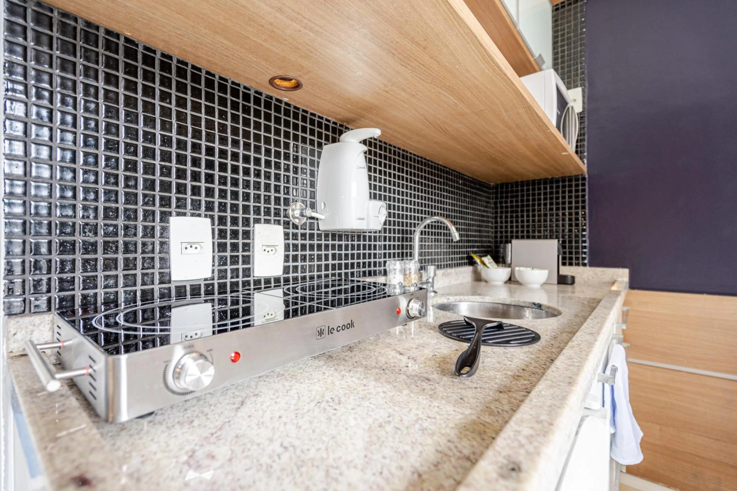 Coffee/tea facilities in Charlie NYC Berrini