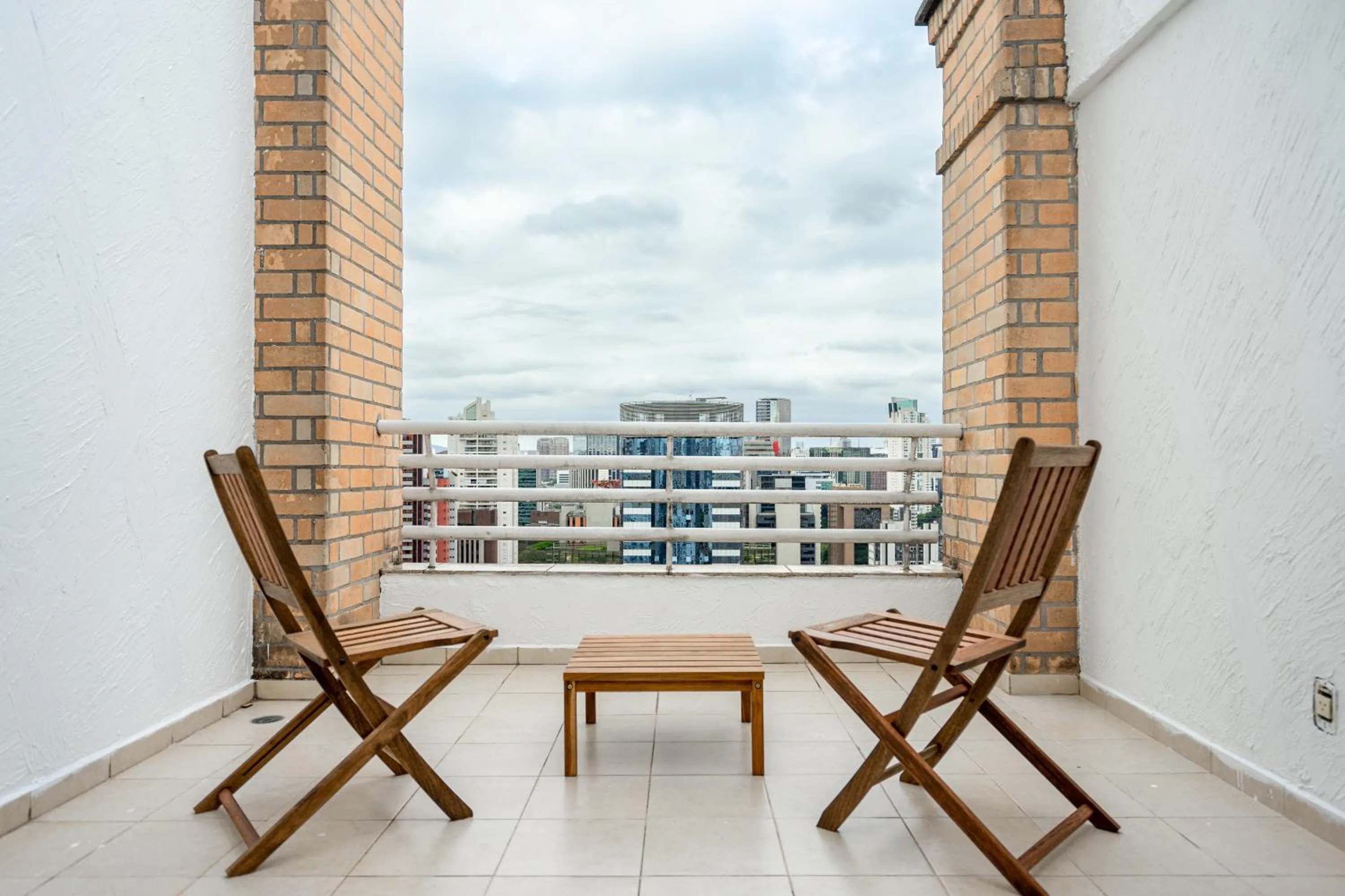 Day in Charlie NYC Berrini