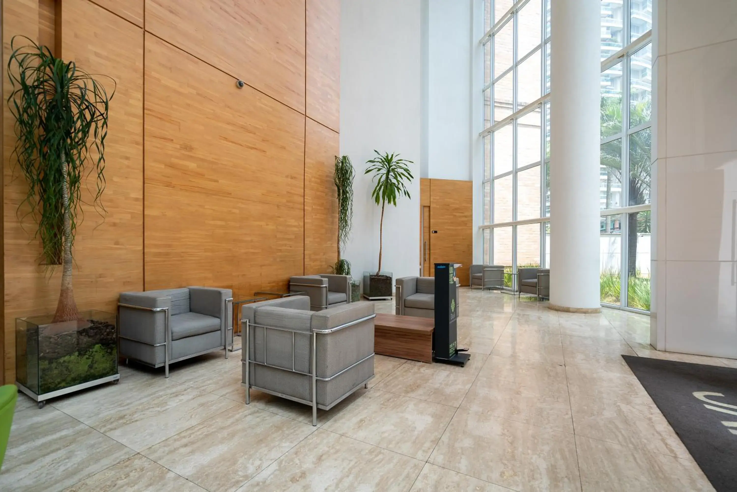 Lobby or reception in Charlie NYC Berrini Lobby or reception in Charlie NYC Berrini