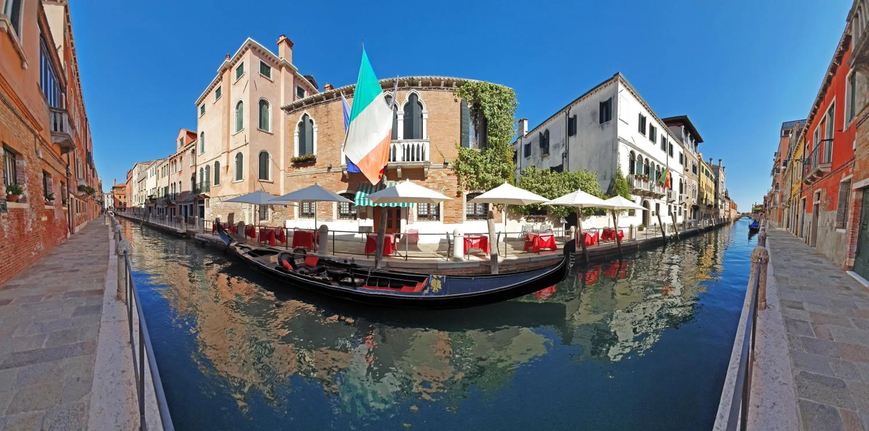 Facade/entrance in Hotel Messner