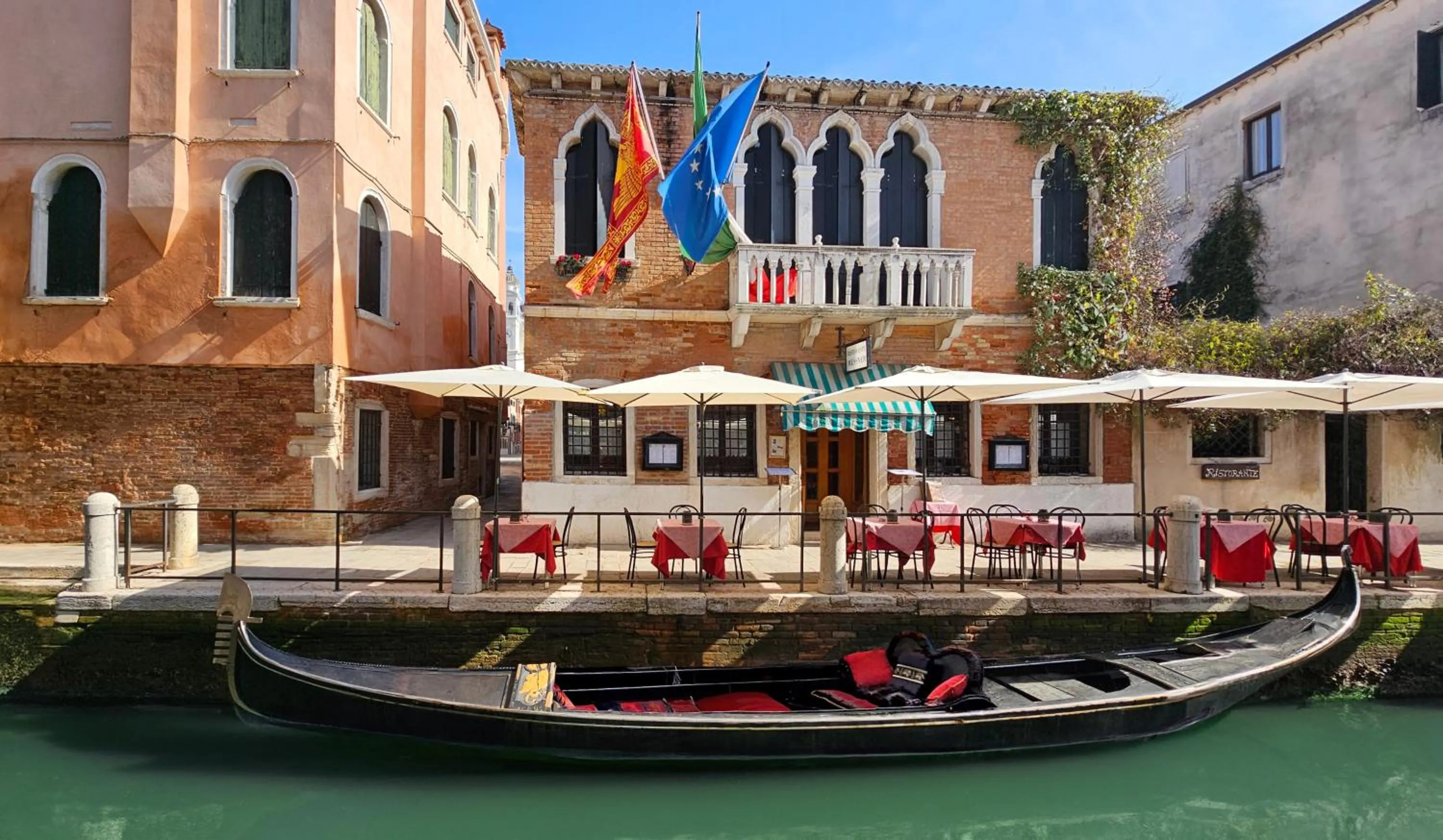 Facade/entrance in Hotel Messner