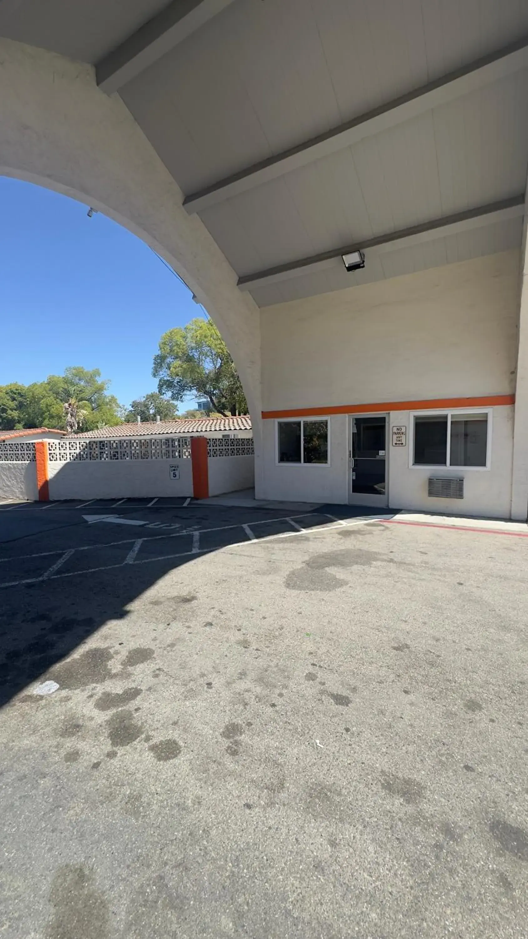 Facade/entrance in Super 8 by Wyndham San Jose Airport Facade/entrance in Super 8 by Wyndham San Jose Airport