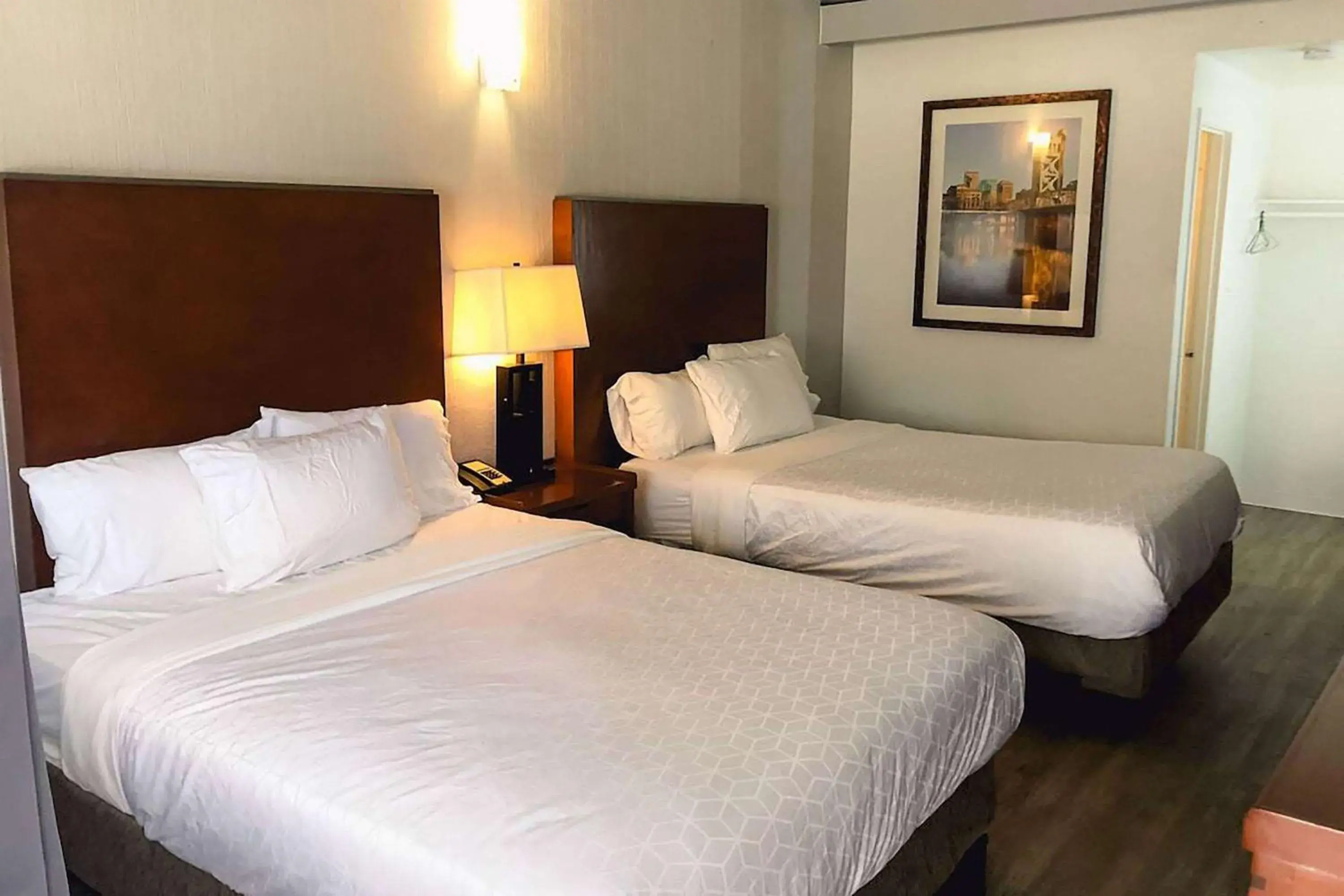 Queen Room with Two Queen Beds - Non-Smoking in Super 8 by Wyndham San Jose Airport Queen Room with Two Queen Beds - Non-Smoking in Super 8 by Wyndham San Jose Airport