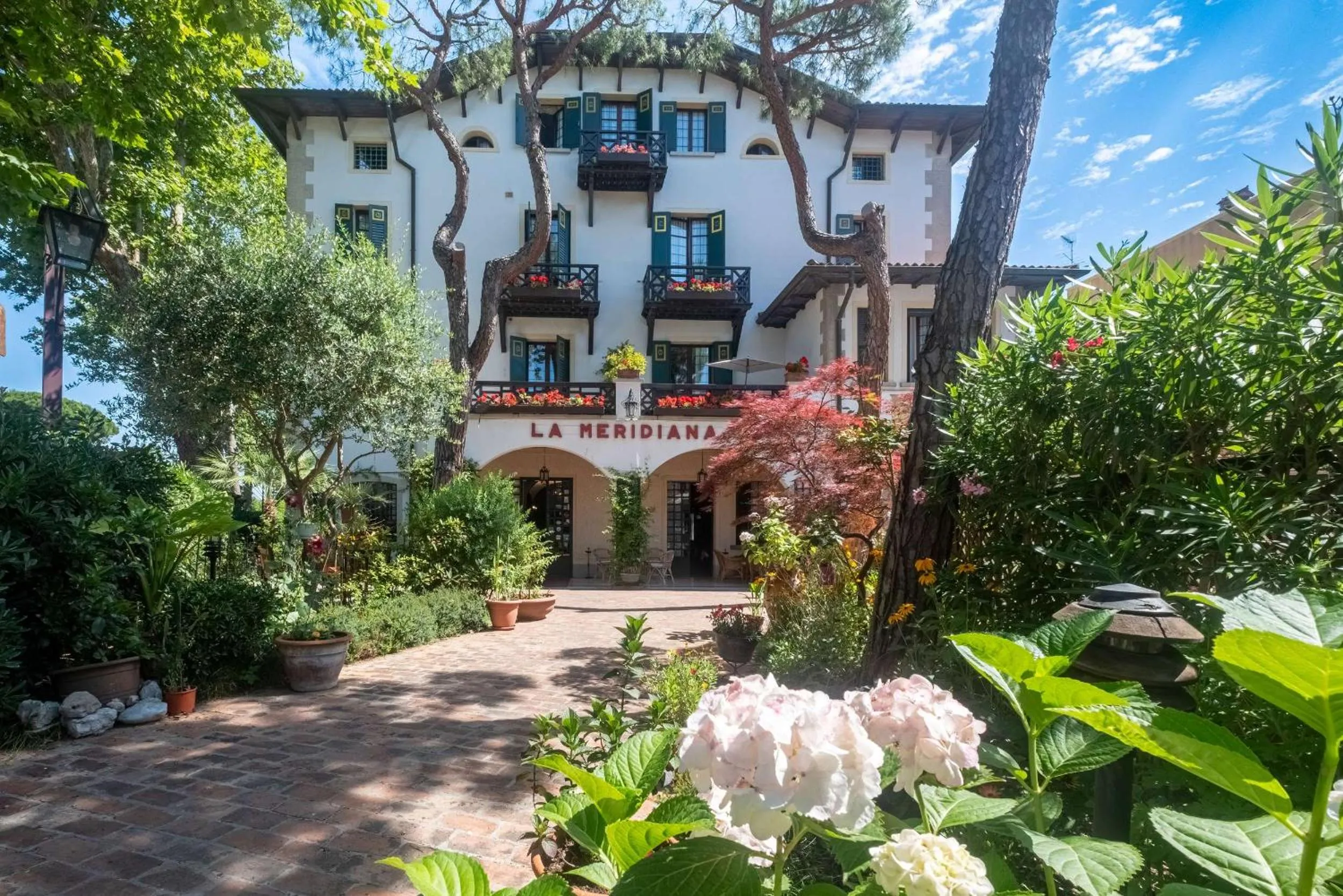 Property building in Hotel La Meridiana