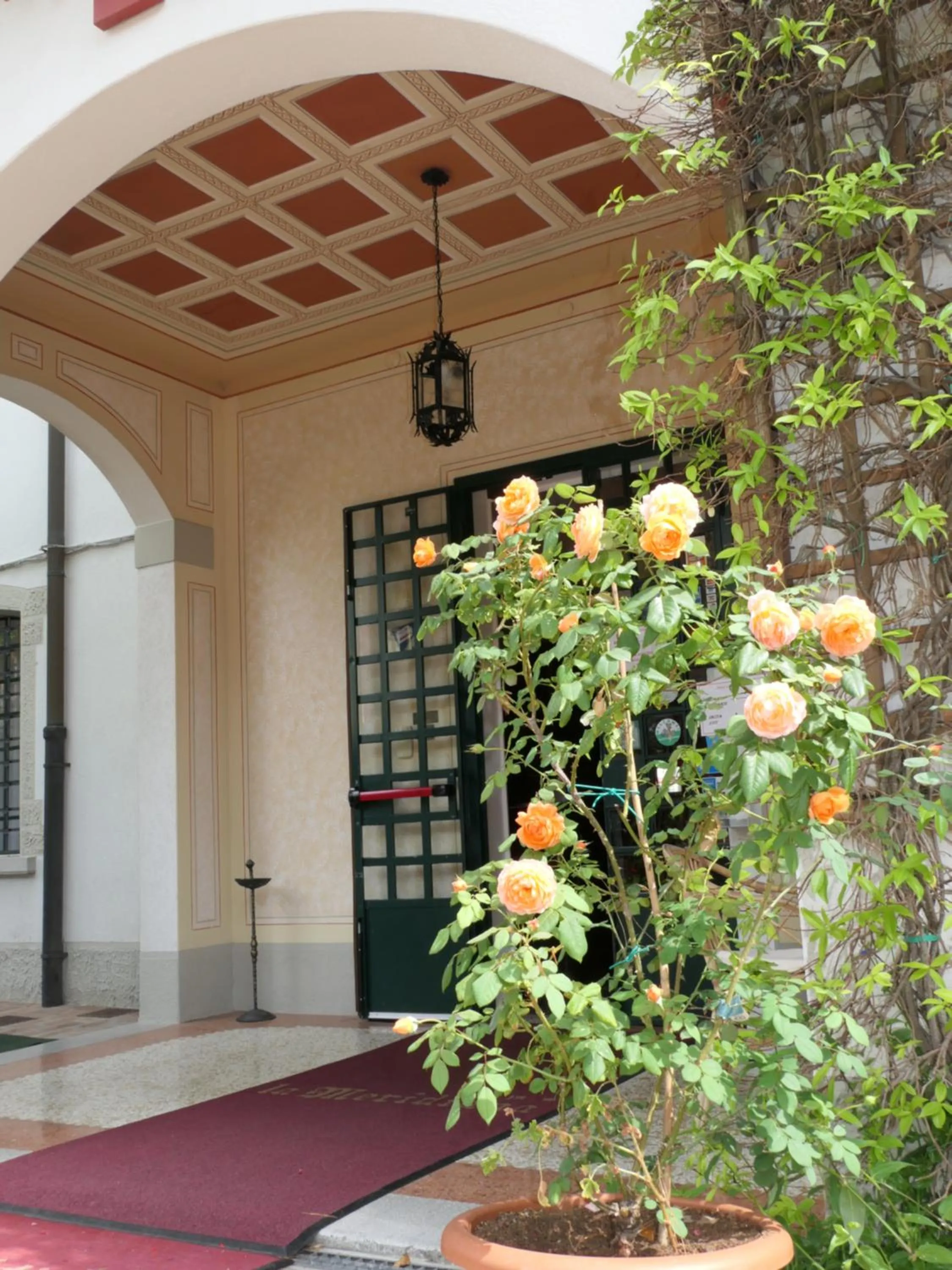 Property building in Hotel La Meridiana