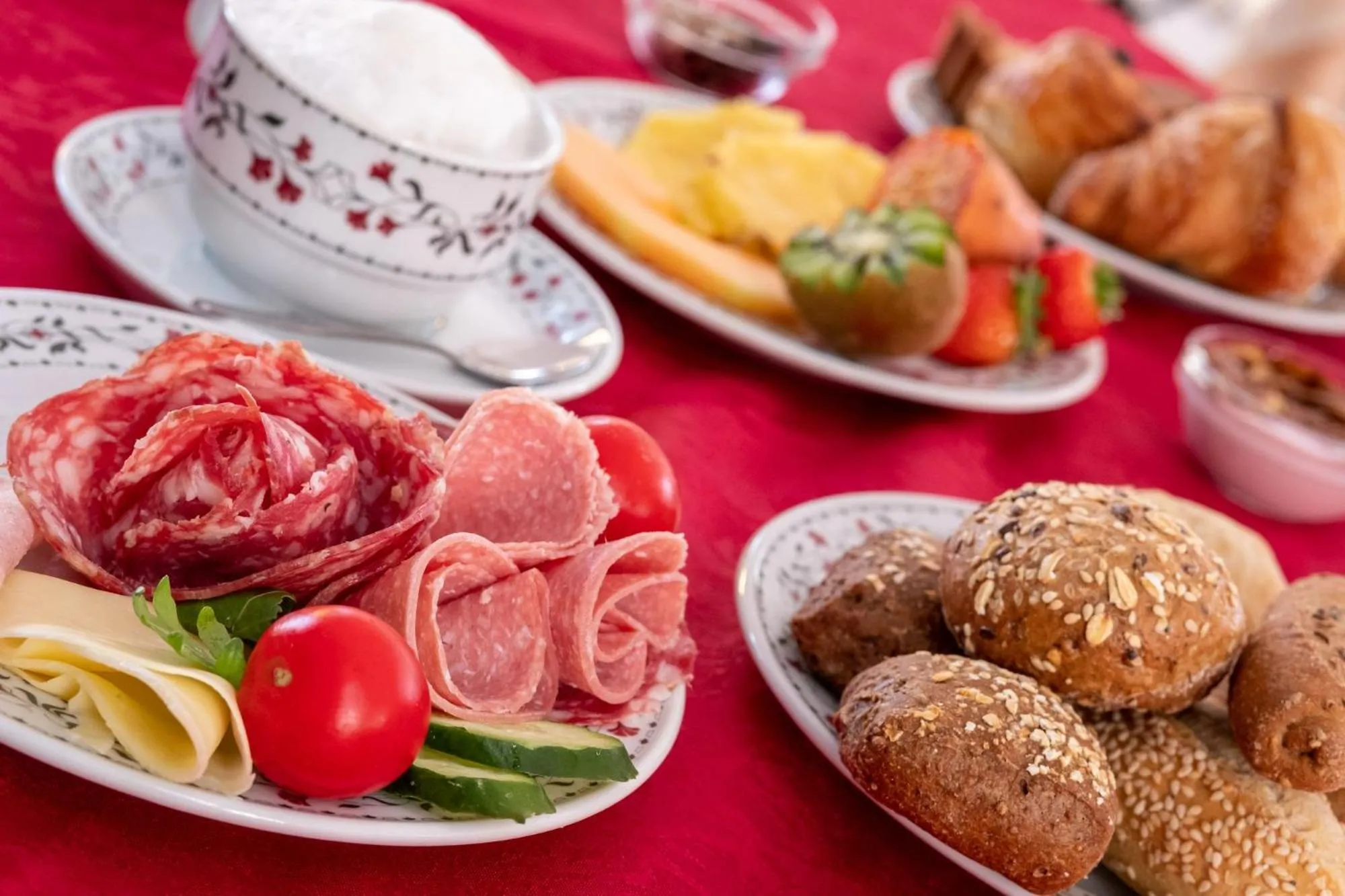 Property building in Hotel La Meridiana