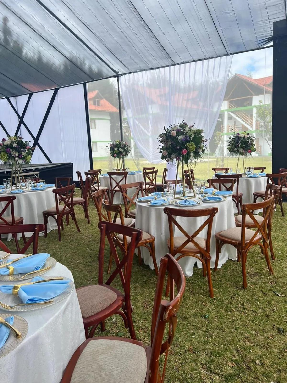 Restaurant/places to eat in RESORT ALAPA