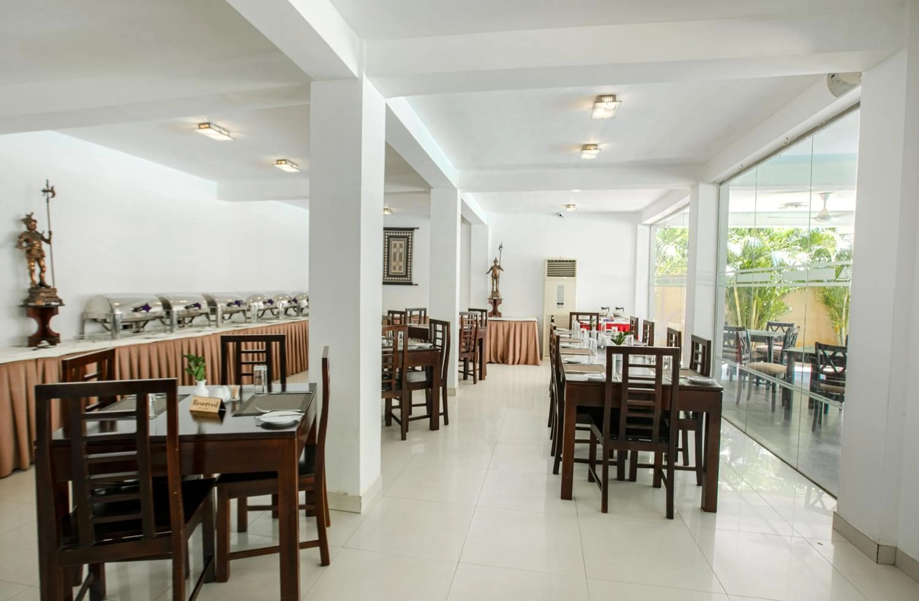 Restaurant/places to eat in Lavendish Okrin Hotel