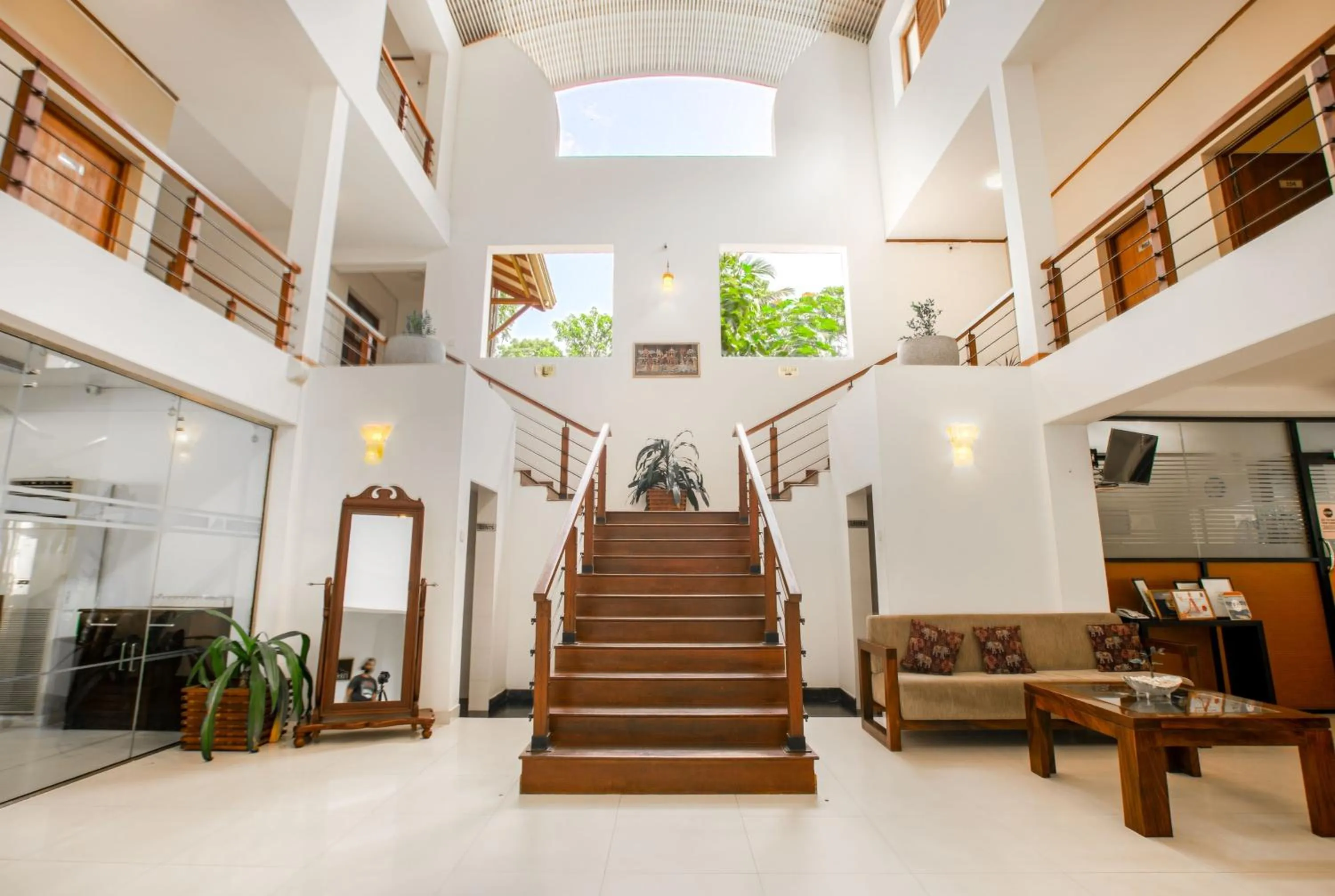 Living room in Lavendish Okrin Hotel