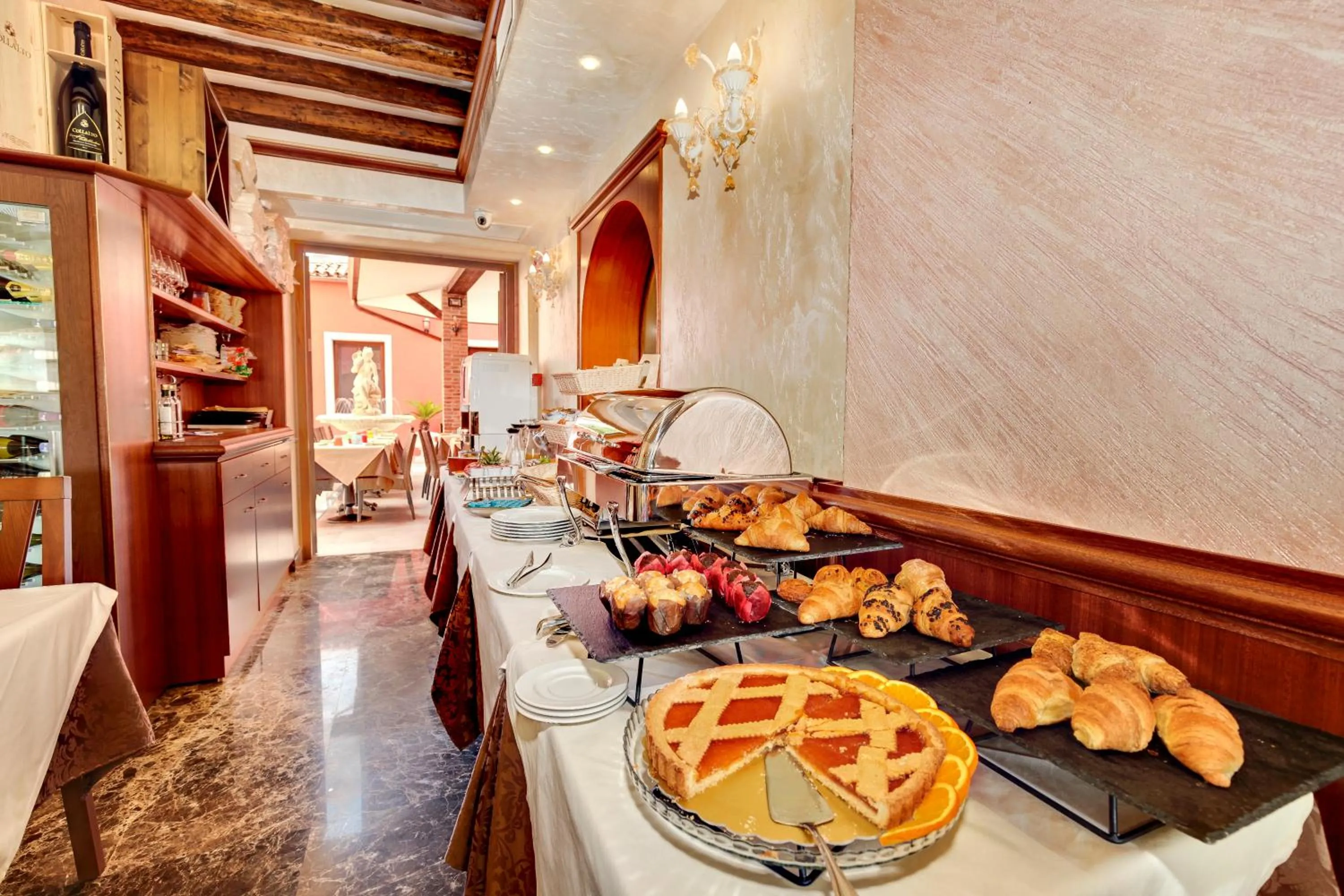 Food and drinks in New Reiter Hotel