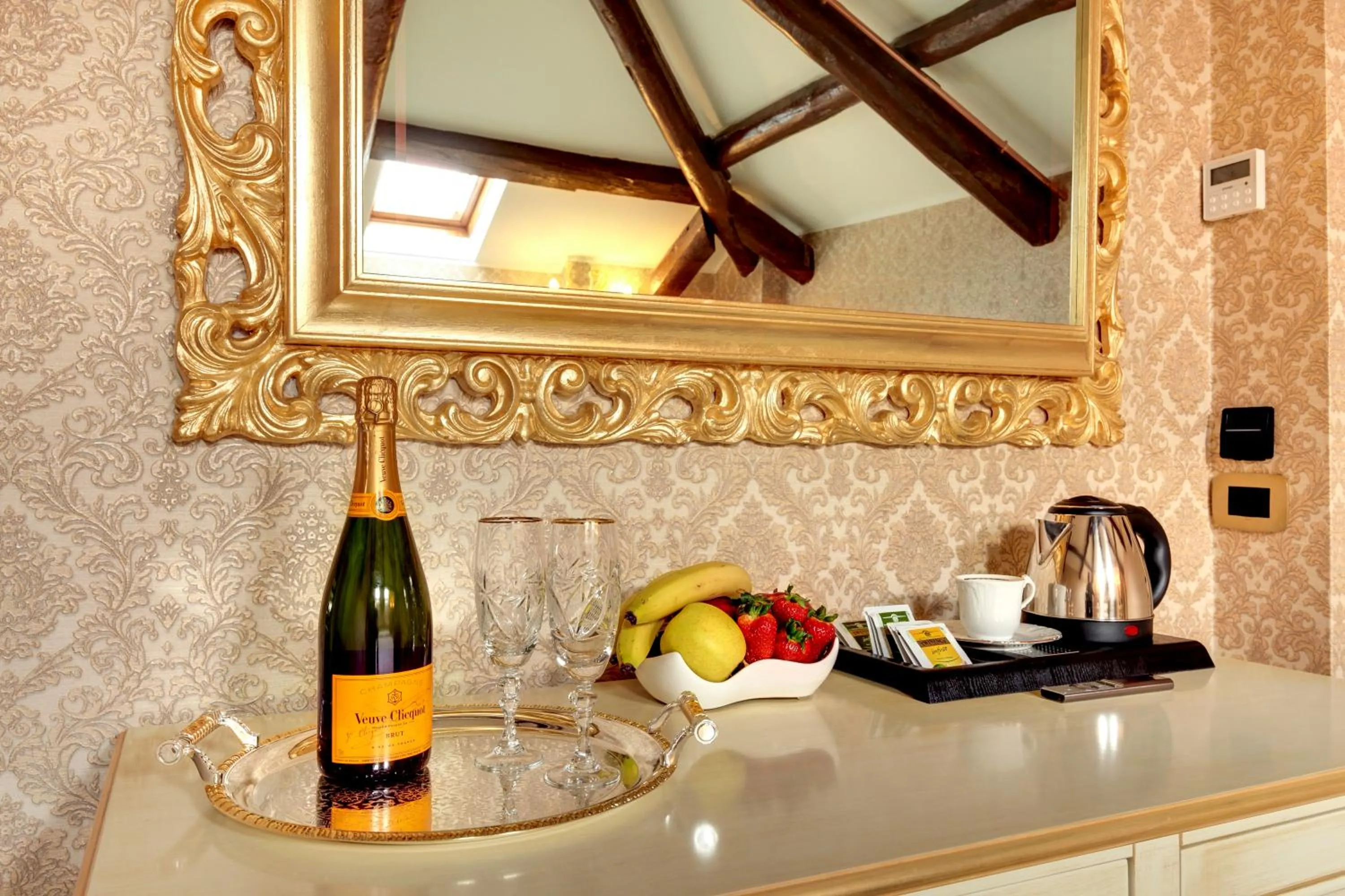 Coffee/tea facilities in New Reiter Hotel