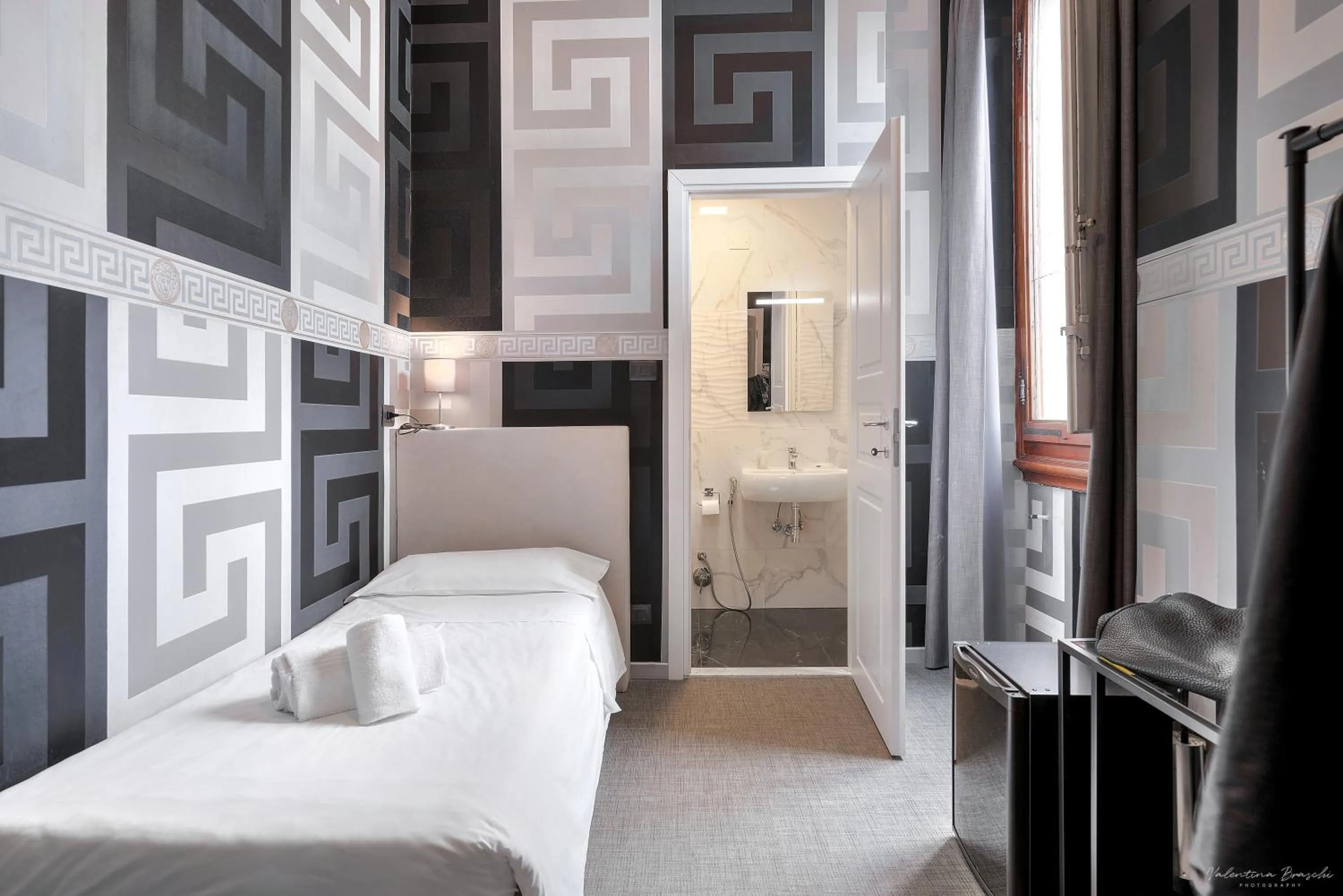 Photo of the whole room, Bed in Hotel Argentina