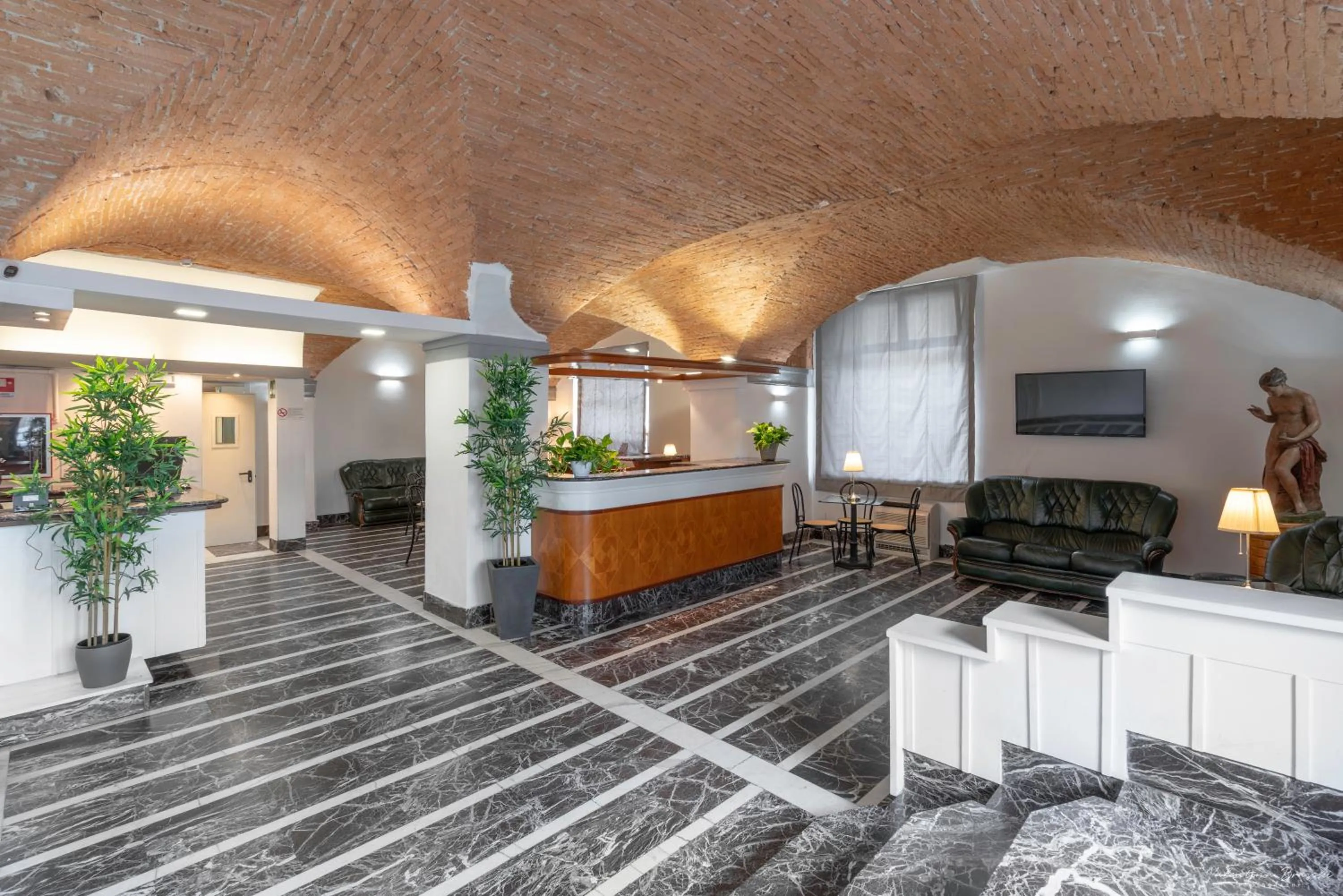 Lobby or reception in Hotel Argentina