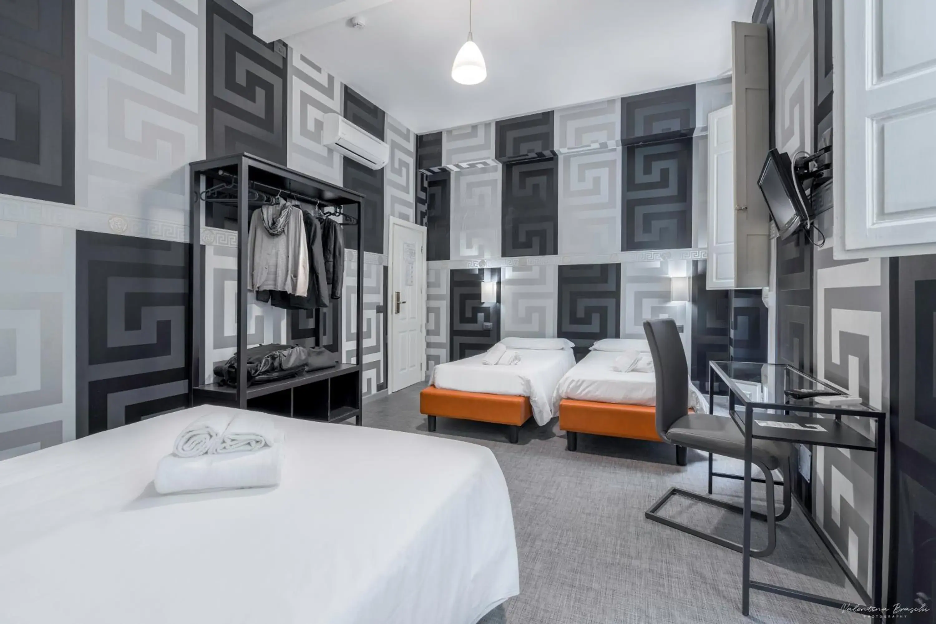 Photo of the whole room, Bed in Hotel Argentina Photo of the whole room, Bed in Hotel Argentina