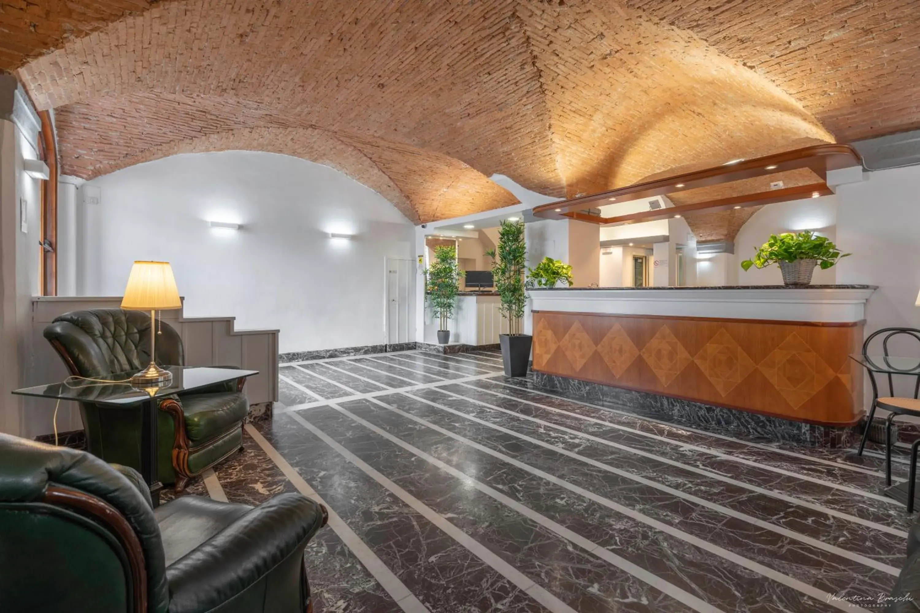 Lobby or reception in Hotel Argentina Lobby or reception in Hotel Argentina