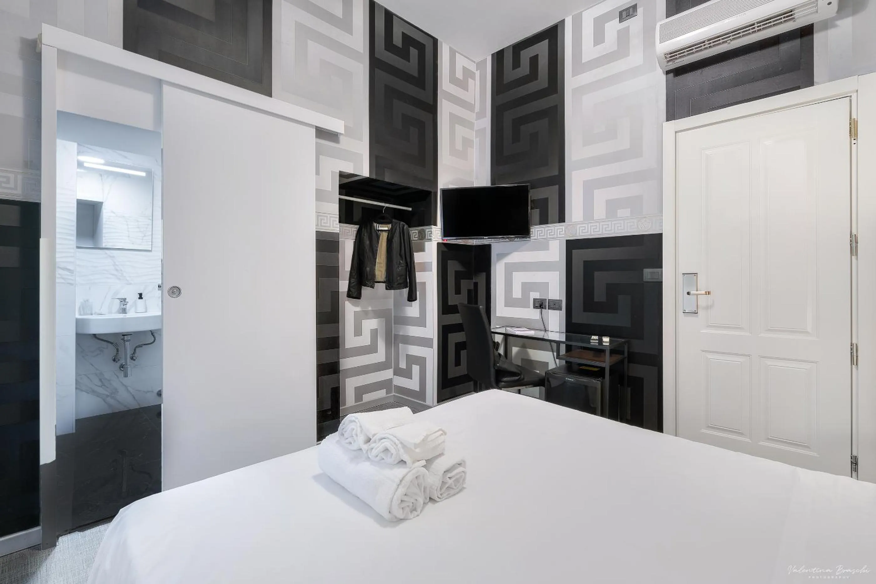 Bedroom, Bed in Hotel Argentina