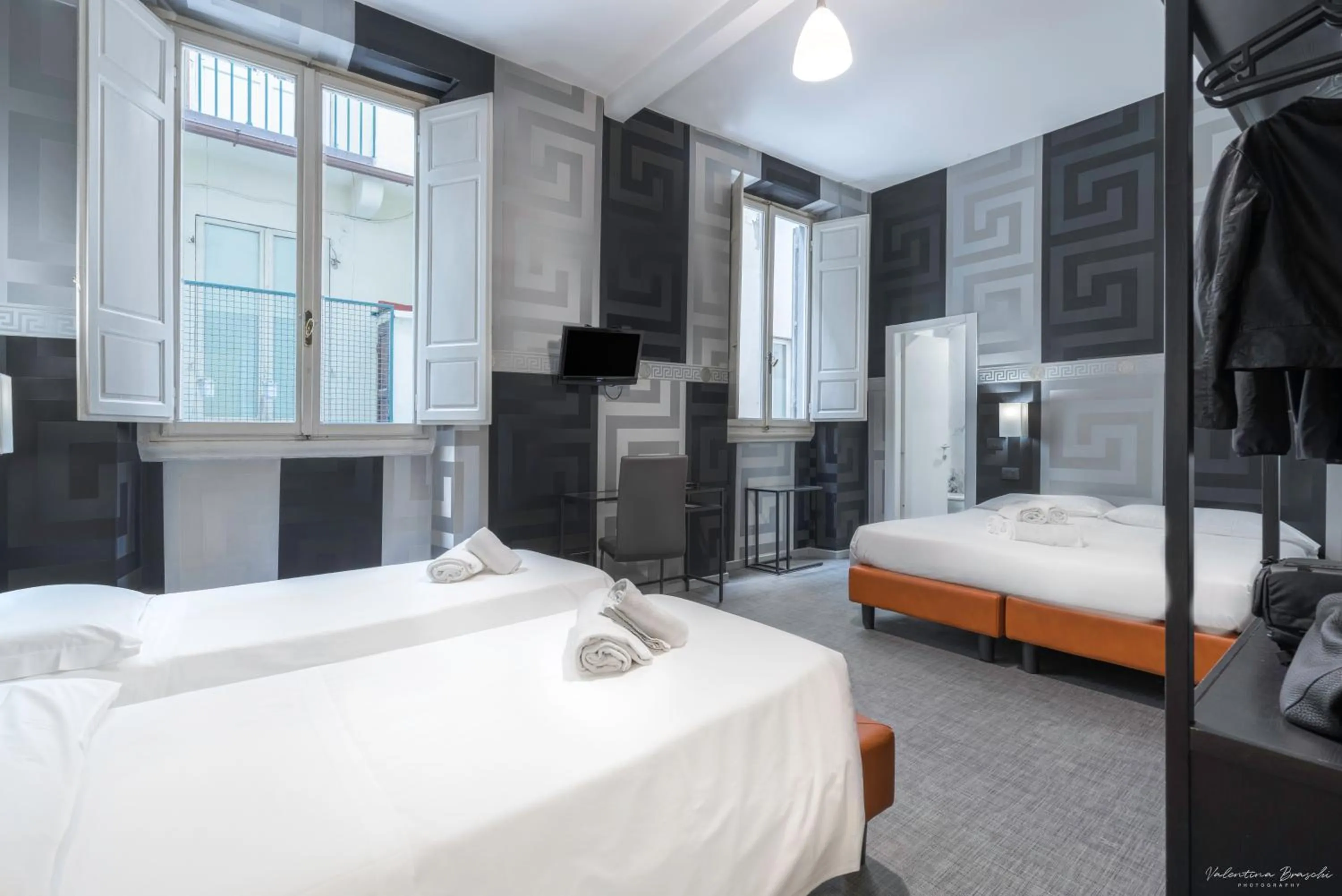 Photo of the whole room, Bed in Hotel Argentina