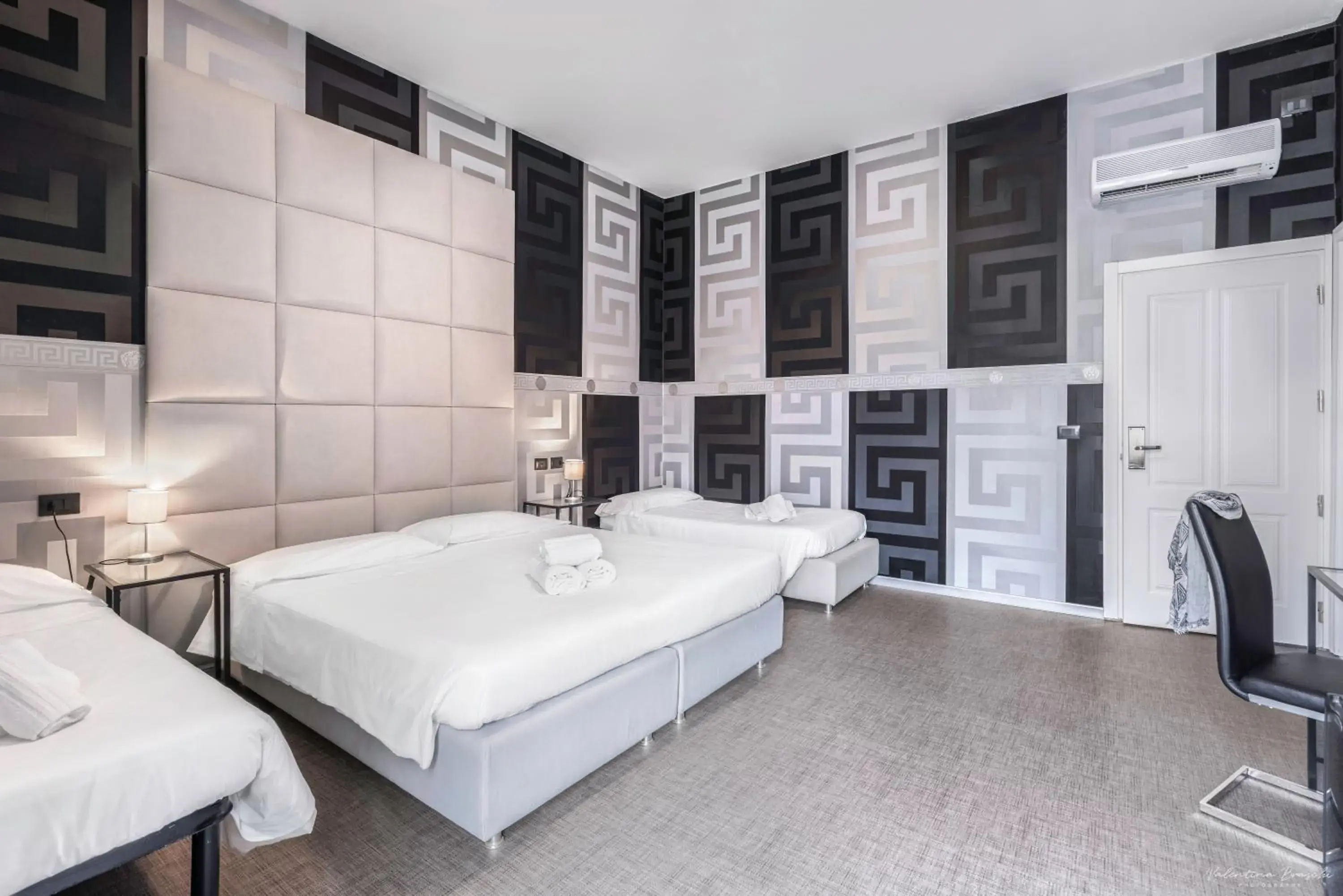 Photo of the whole room, Bed in Hotel Argentina Photo of the whole room, Bed in Hotel Argentina