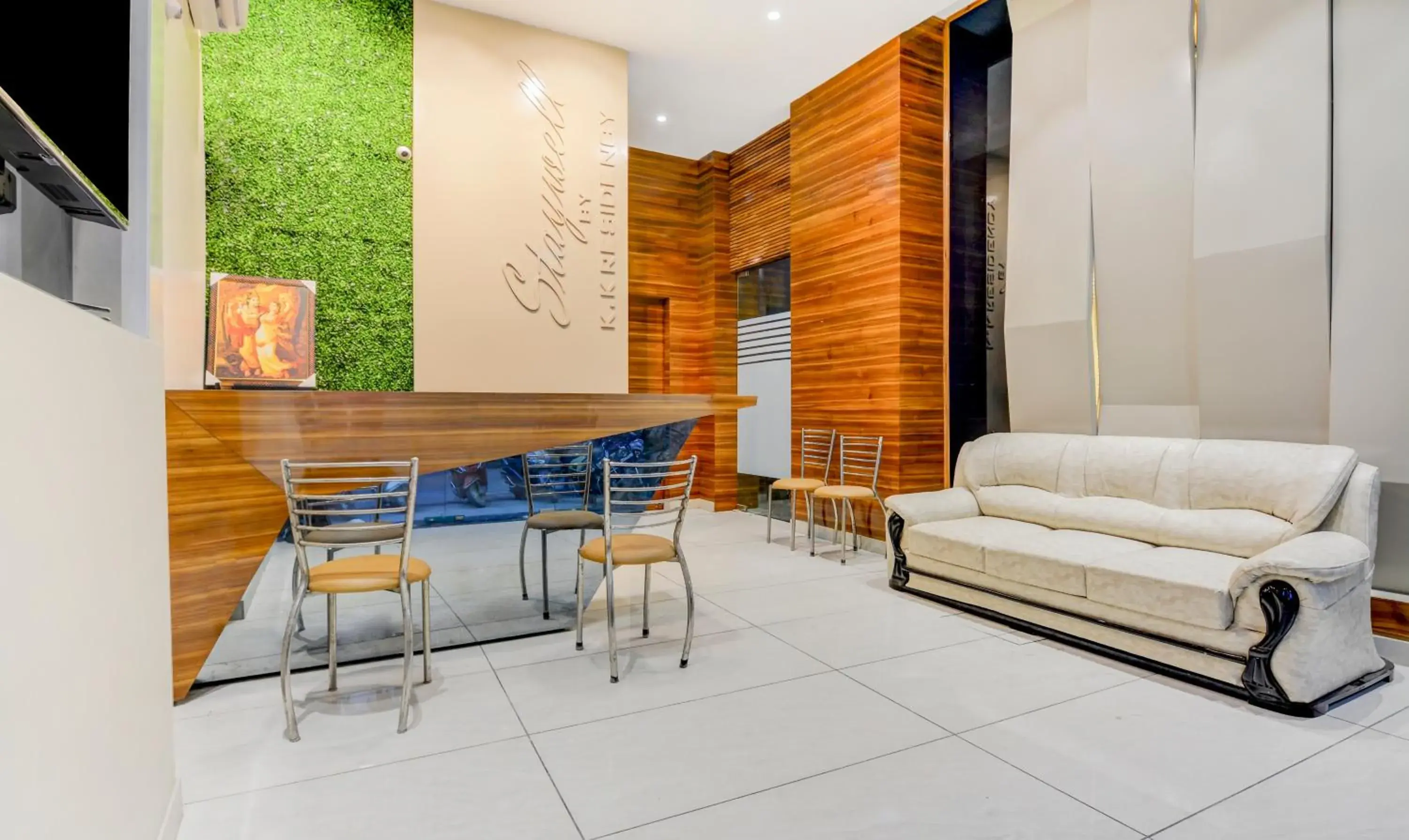 Lobby or reception in Itsy Hotels K K Residency Staywell Lobby or reception in Itsy Hotels K K Residency Staywell
