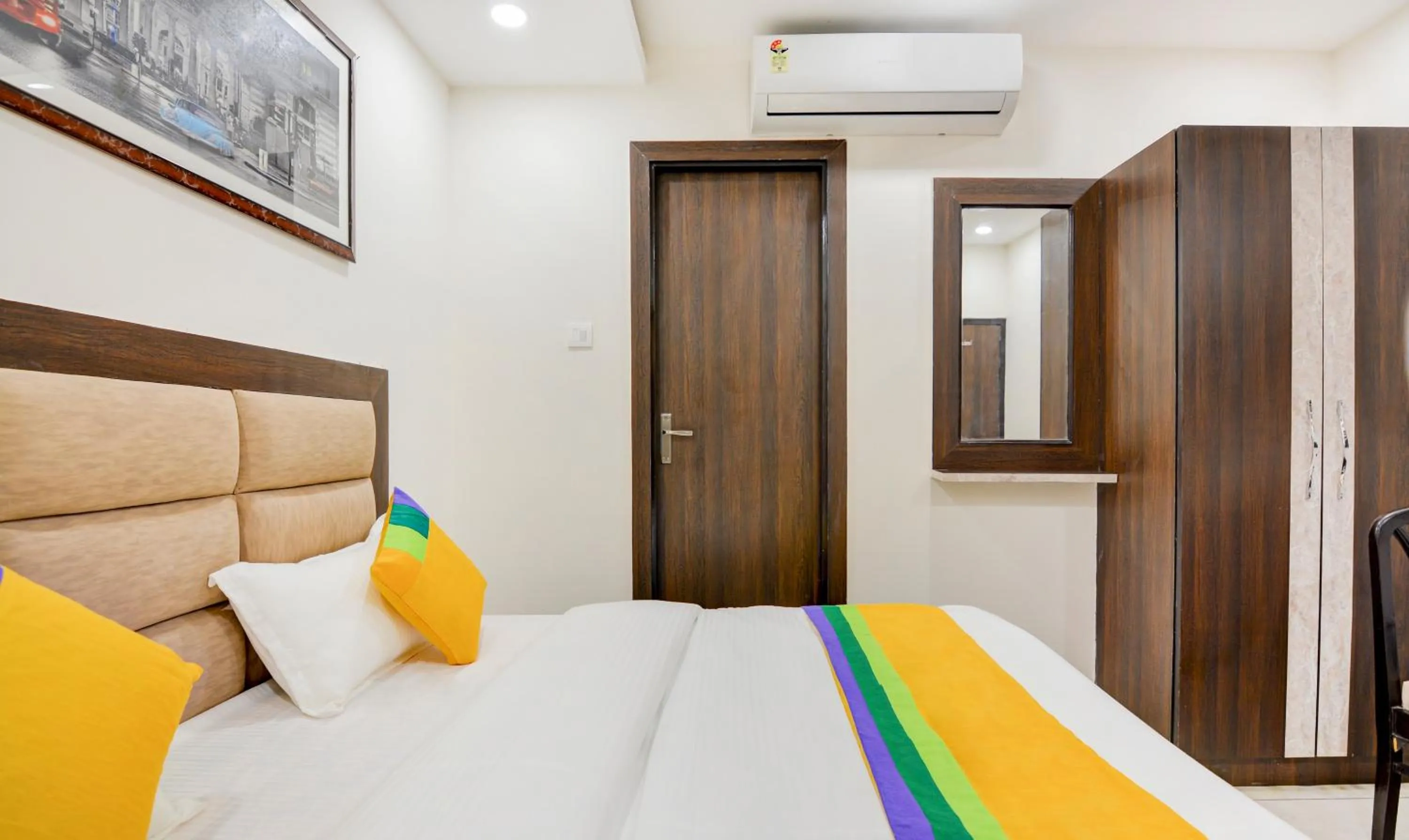 Bedroom, Bed in Itsy Hotels K K Residency Staywell
