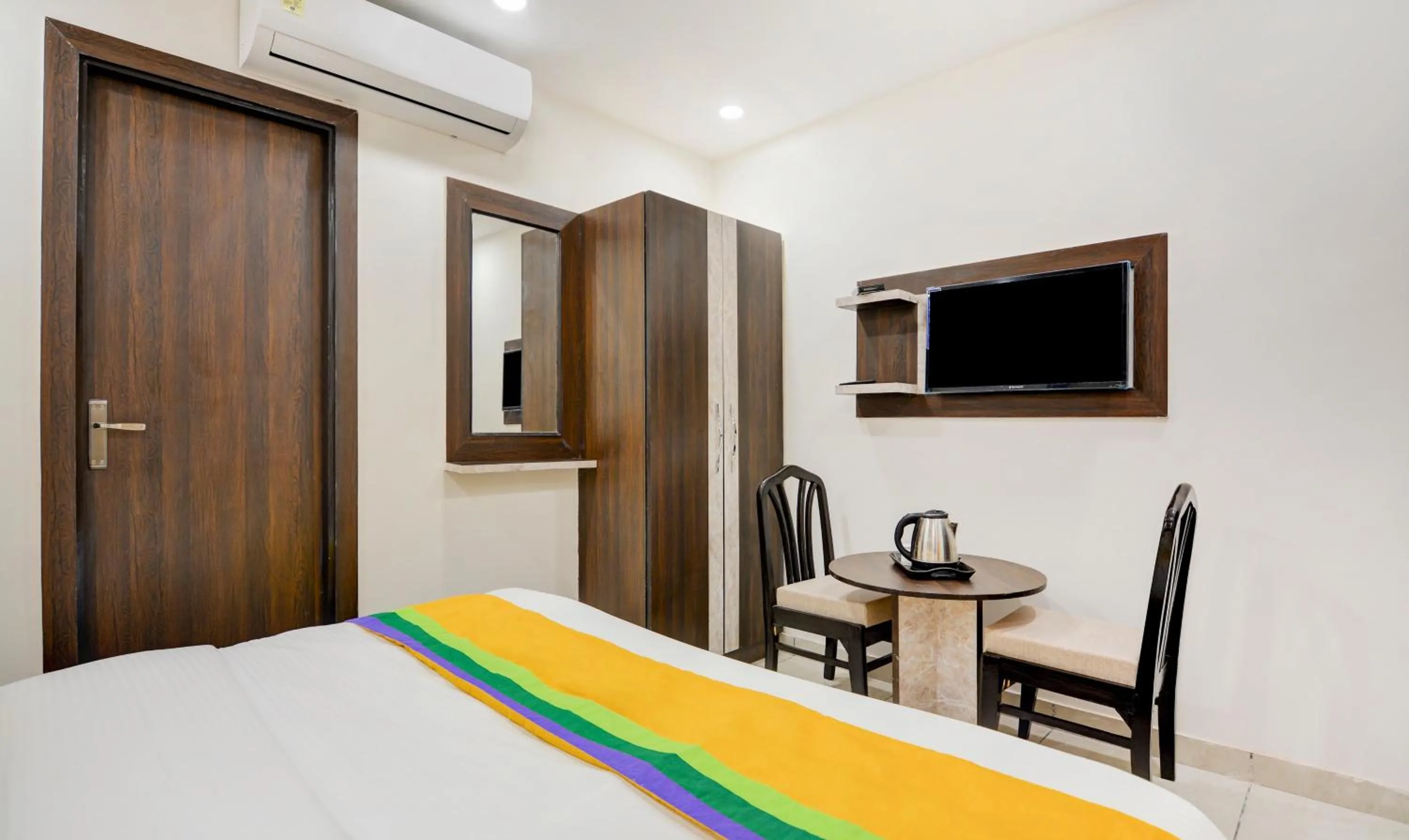 Bedroom, Bed in Itsy Hotels K K Residency Staywell