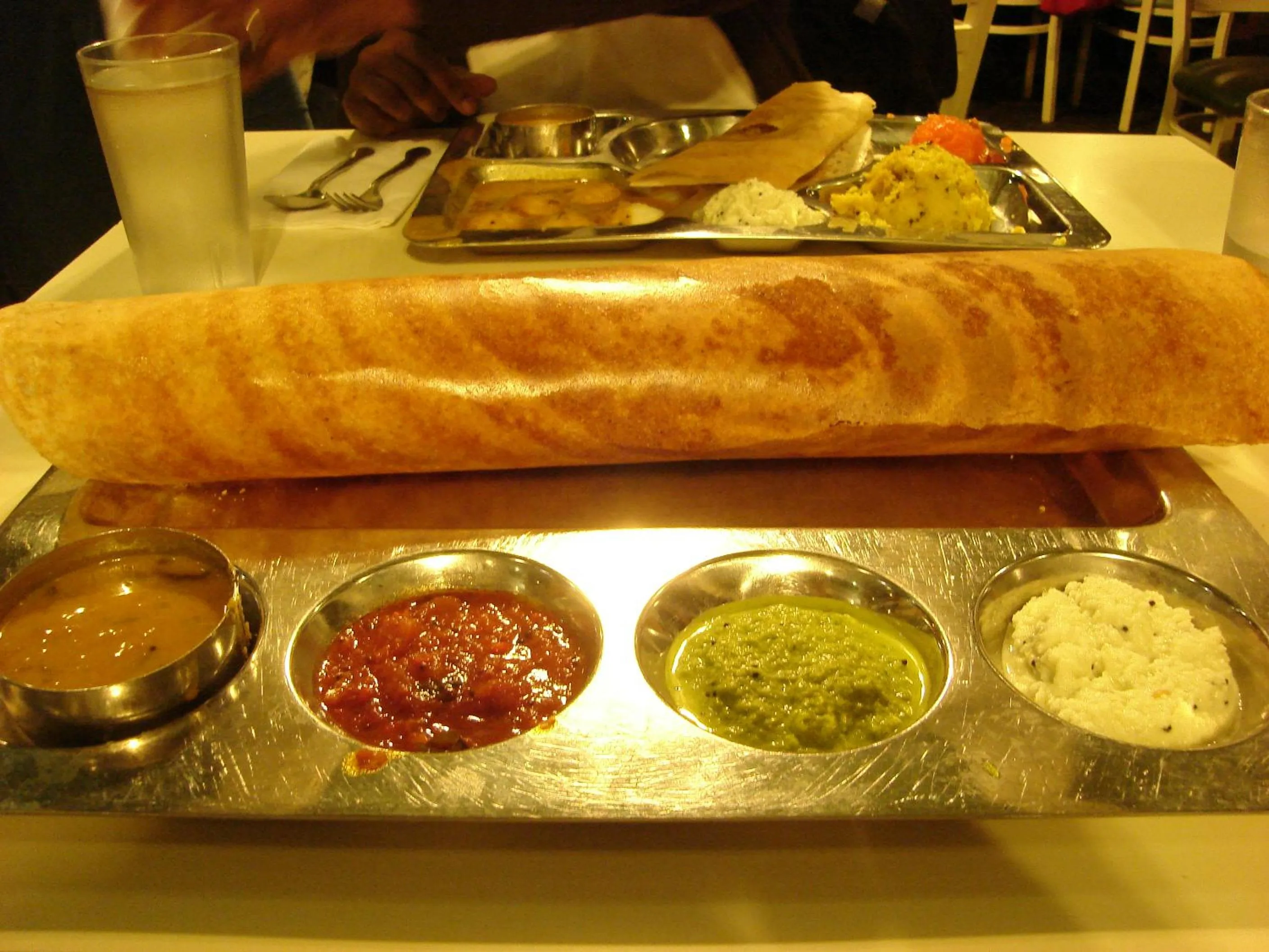 Food and drinks in Aishwarya Suites