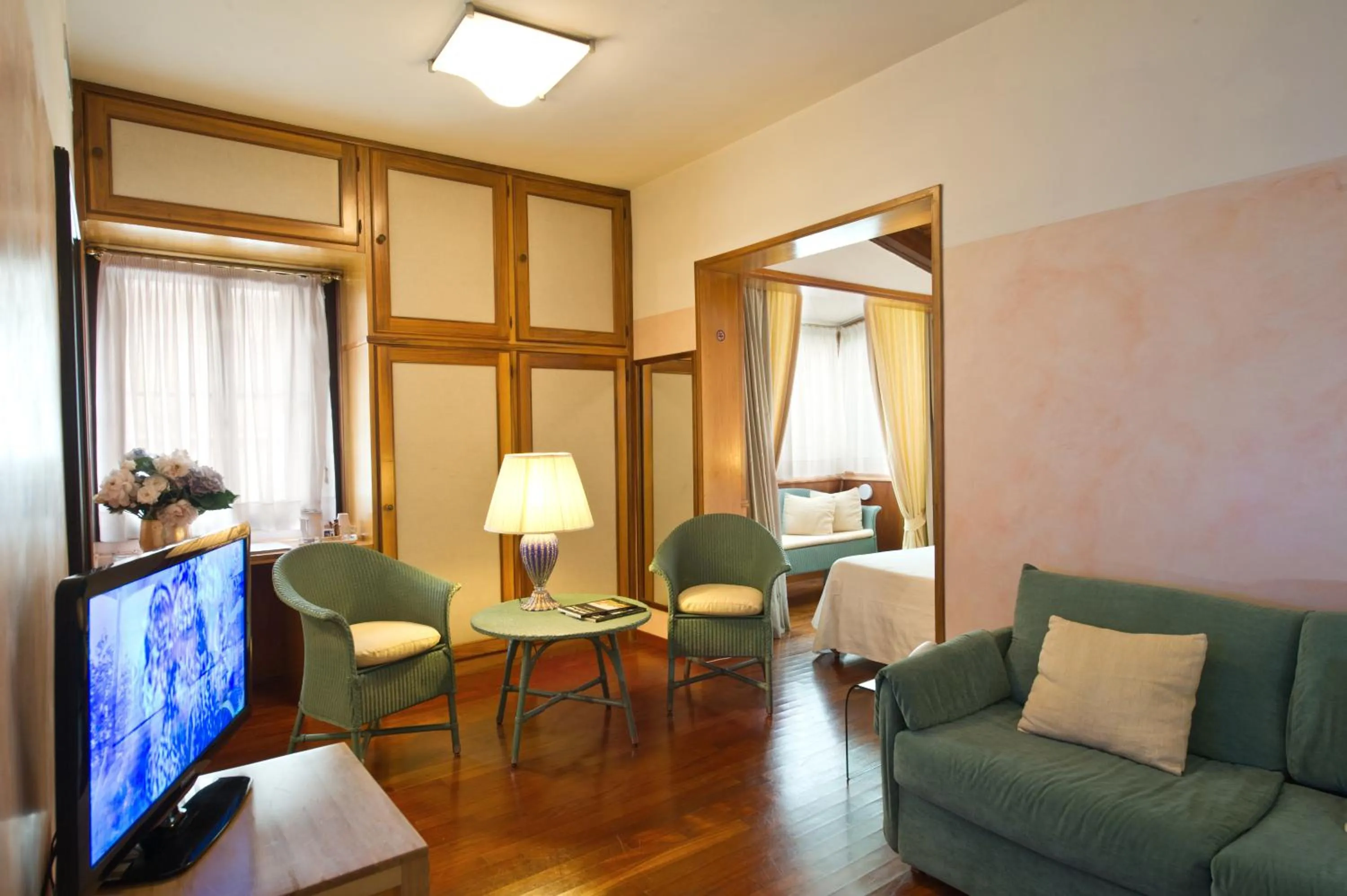 TV and multimedia in Hotel Villa Mabapa