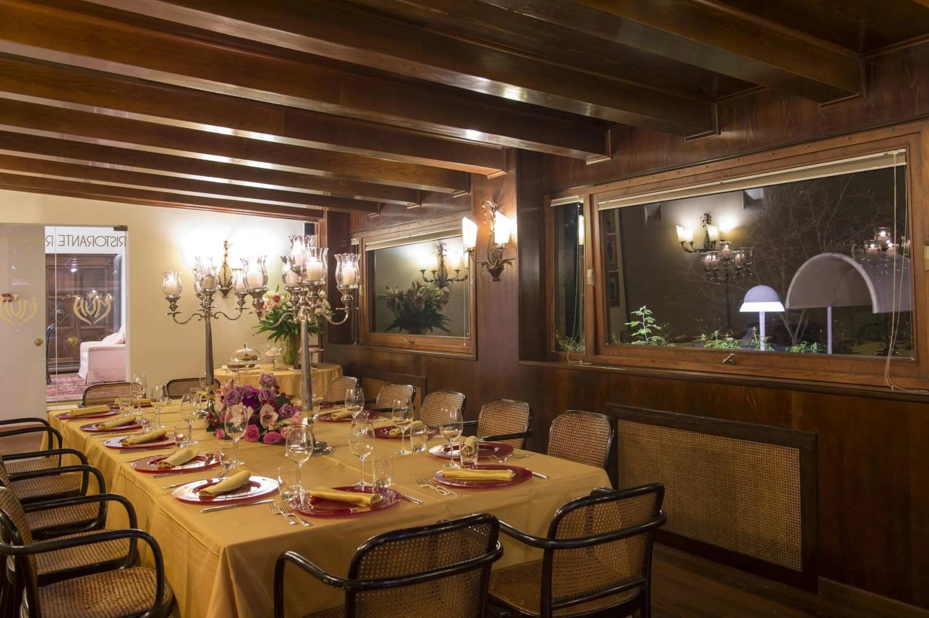 Restaurant/places to eat in Hotel Villa Mabapa