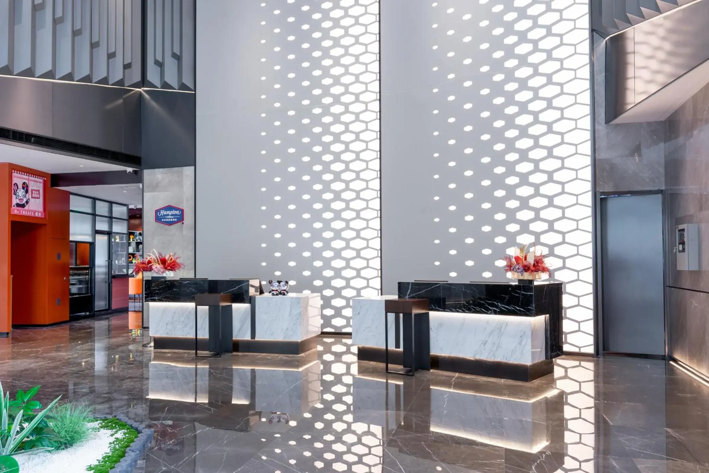 Lobby or reception in Hampton by Hilton Guangzhou Jinshazhou Lobby or reception in Hampton by Hilton Guangzhou Jinshazhou