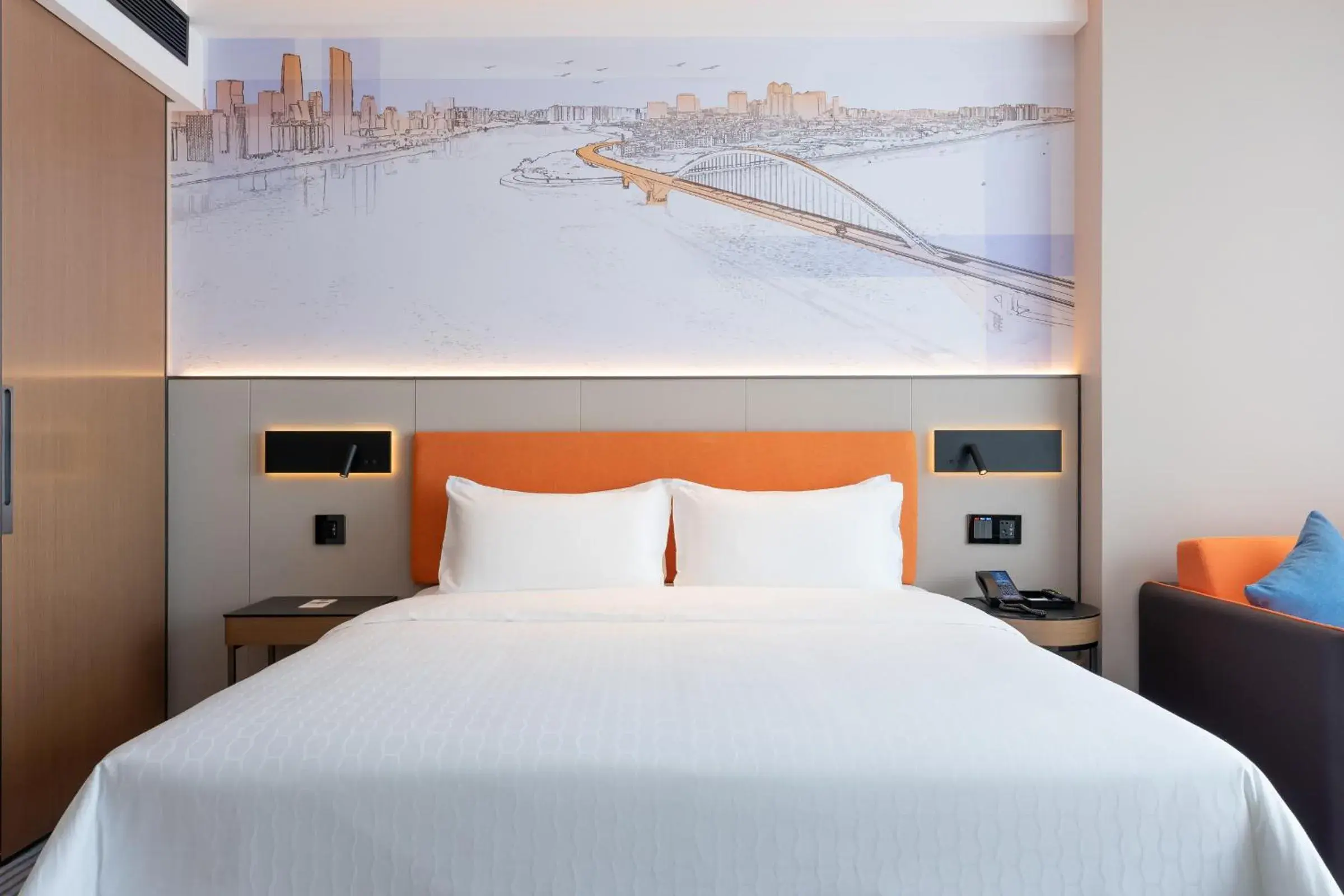 Deluxe King Room in Hampton by Hilton Guangzhou Jinshazhou Deluxe King Room in Hampton by Hilton Guangzhou Jinshazhou