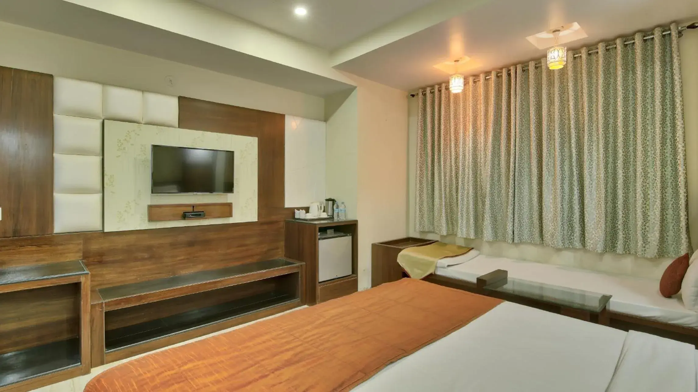 Bed in Milestone 251 Bed in Milestone 251