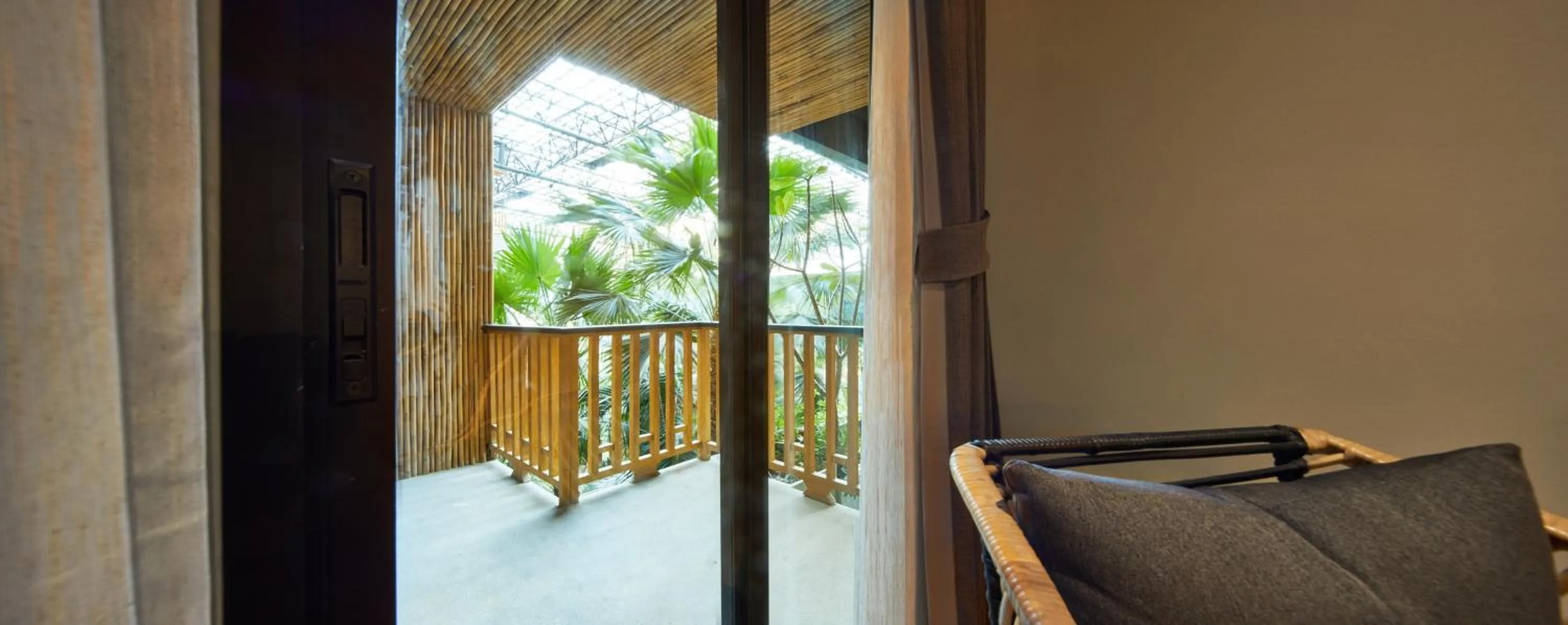 Balcony/Terrace in 515 VICTORY Hotel