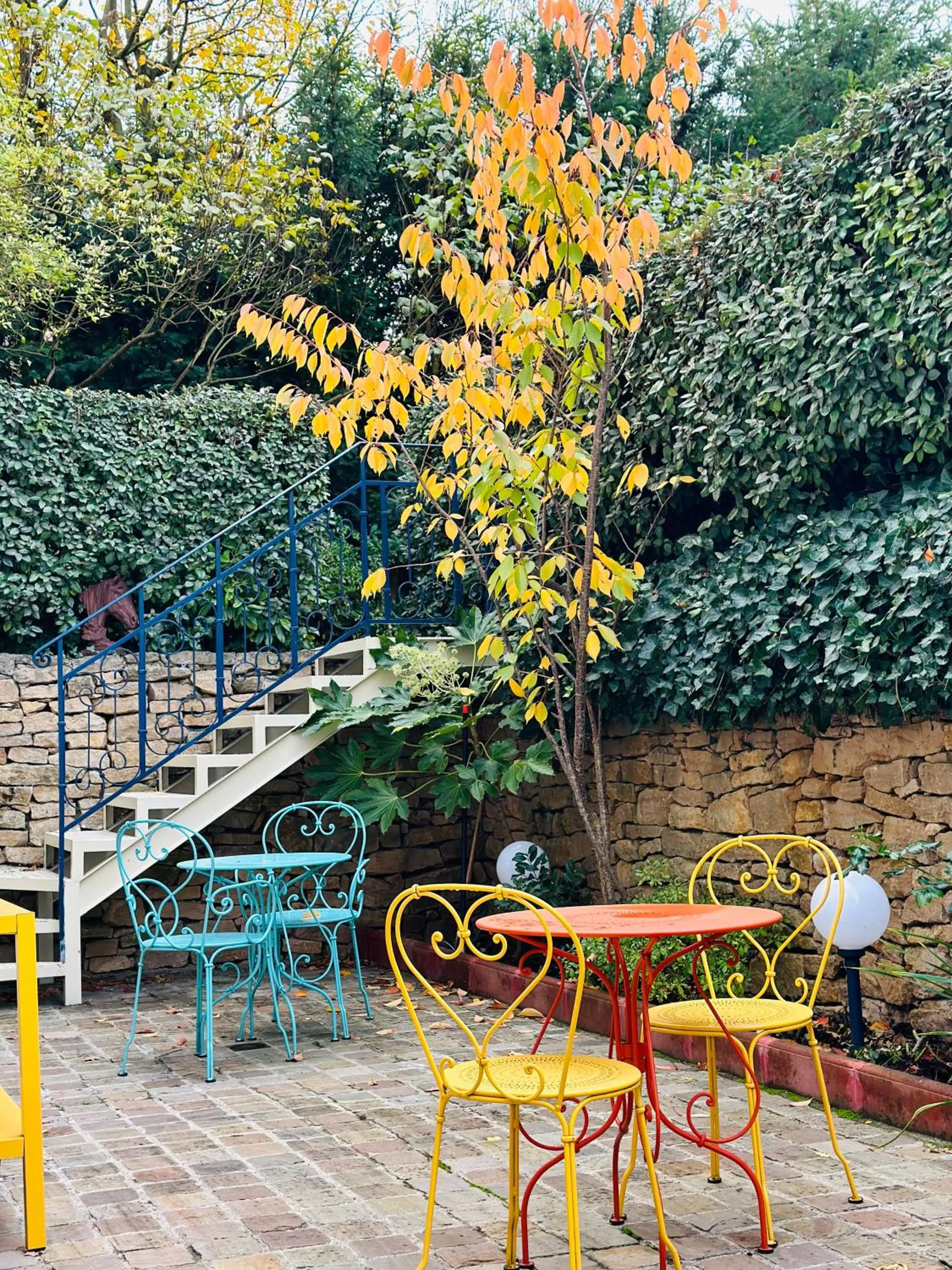 Restaurant/places to eat in Villa Talisman