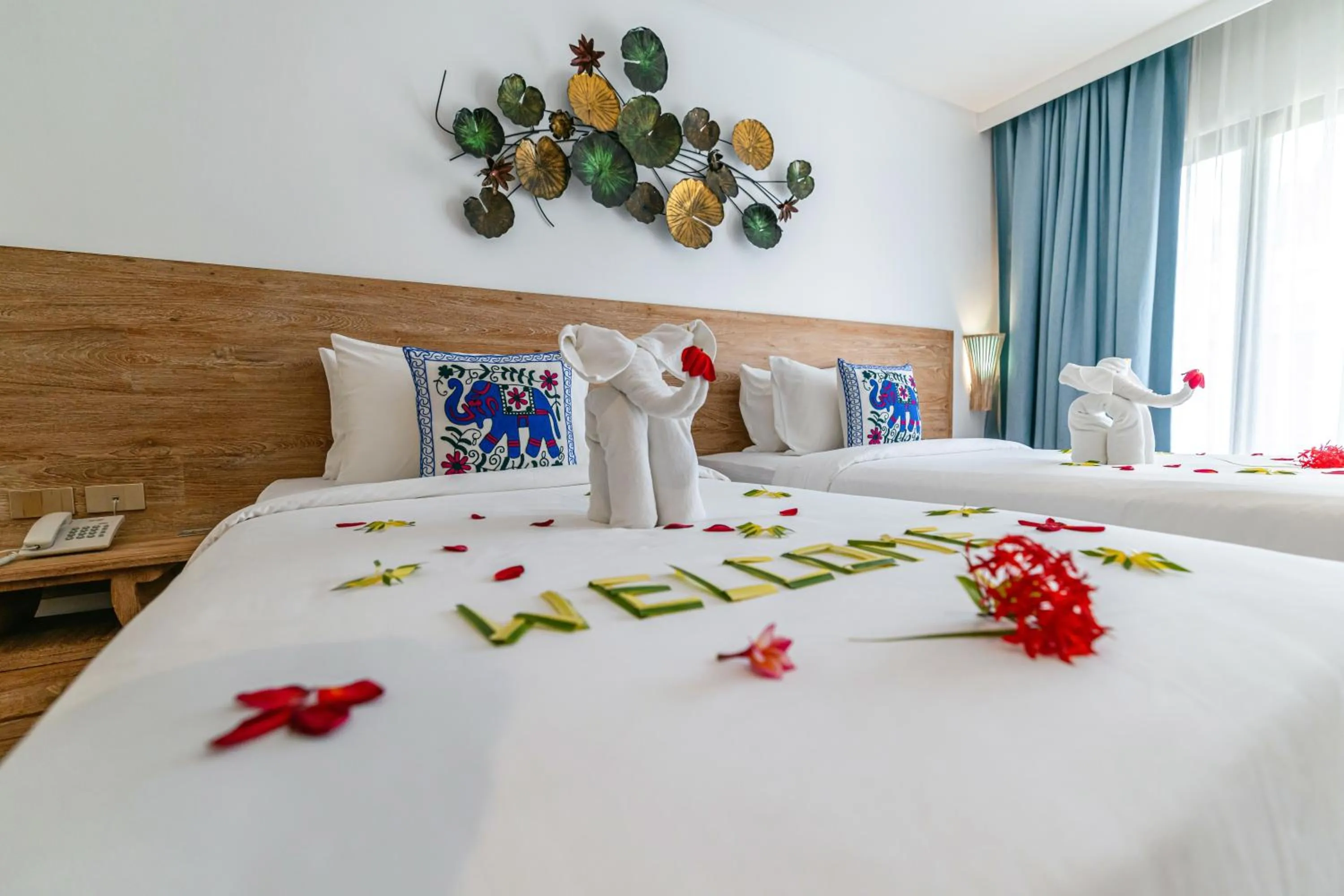 Bed in Royal Yao Yai Island Beach Resort