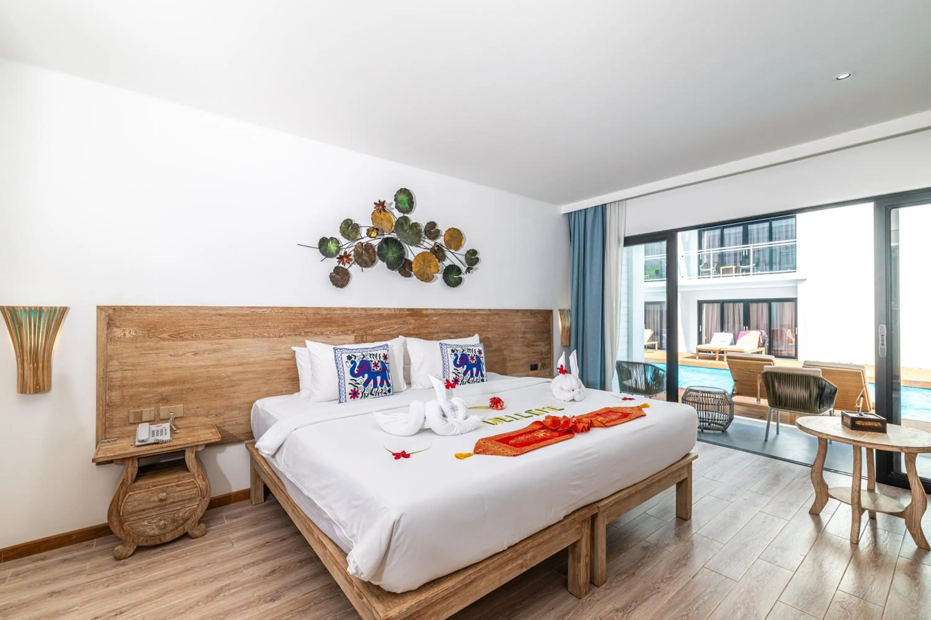 Bed in Royal Yao Yai Island Beach Resort