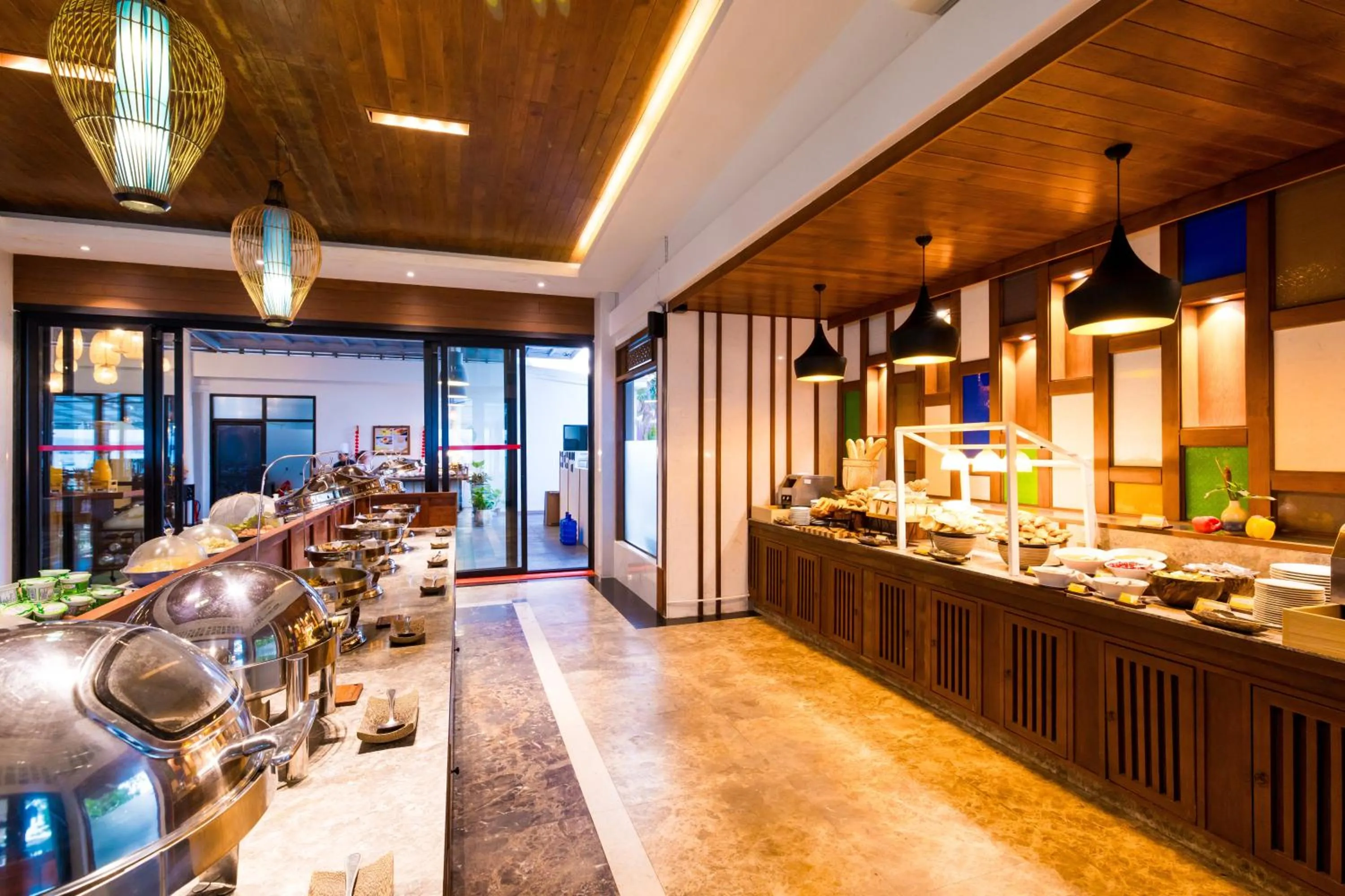 Food and drinks in Royal Yao Yai Island Beach Resort