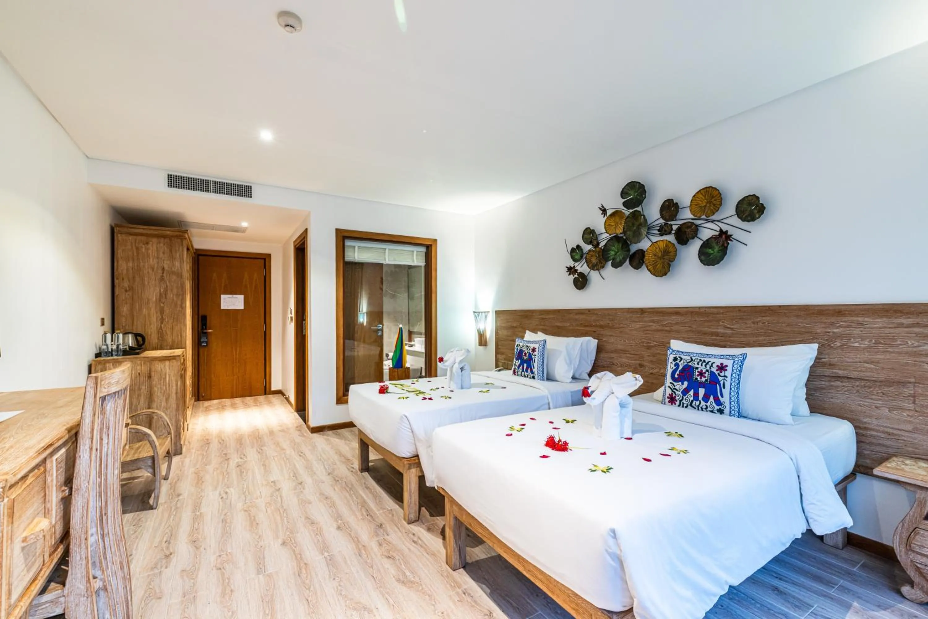 Bed in Royal Yao Yai Island Beach Resort