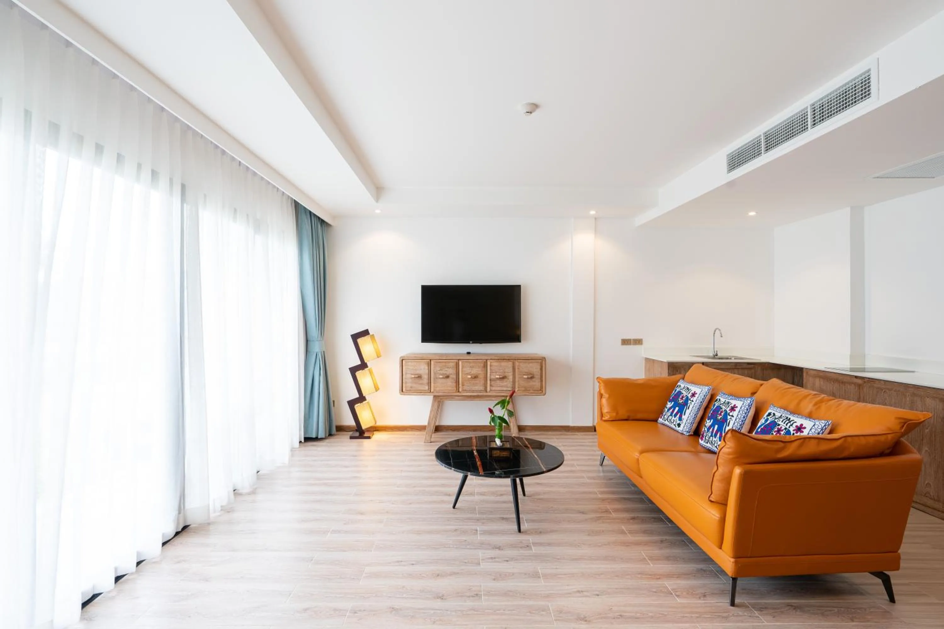 Living room in Royal Yao Yai Island Beach Resort