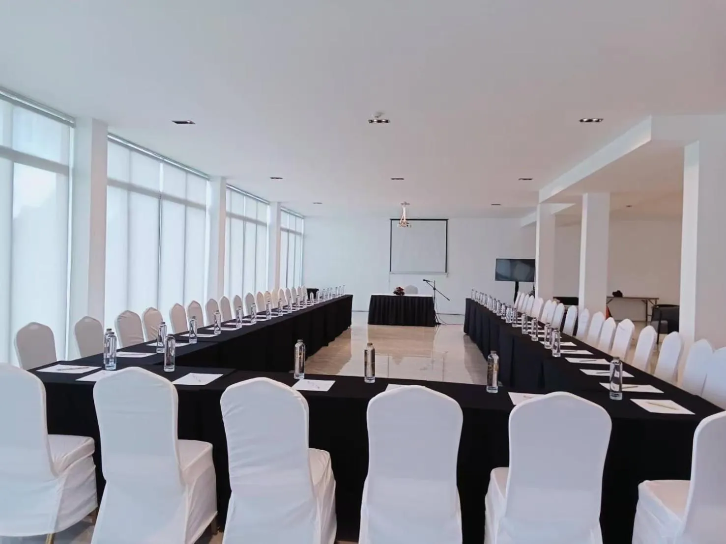 Meeting/conference room in Royal Yao Yai Island Beach Resort