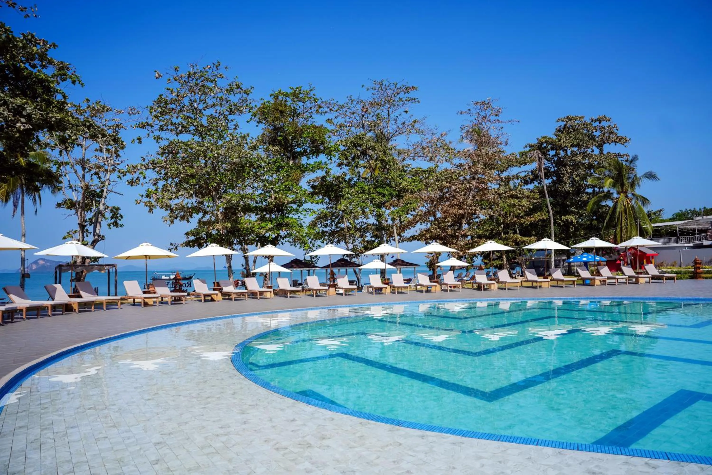 Day in Royal Yao Yai Island Beach Resort