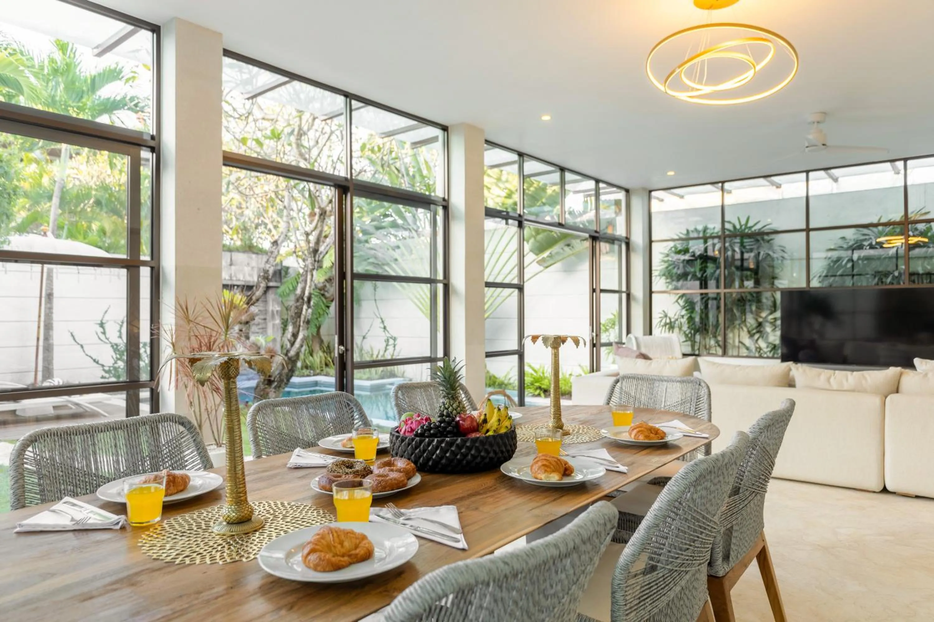 Dining area in Villa Lumut 3 Bedrooms Central Seminyak