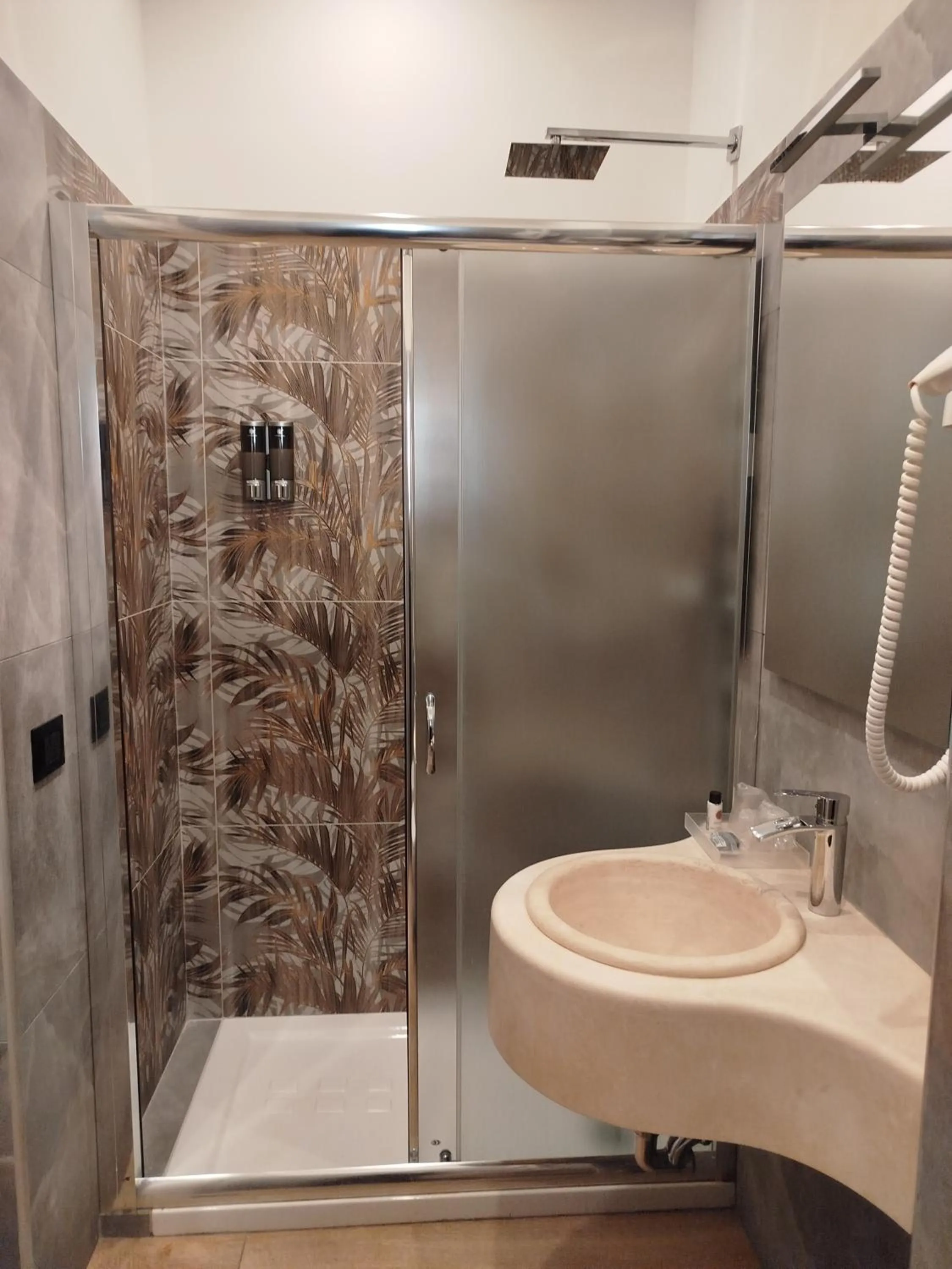 Shower in Hotel Aphrodite