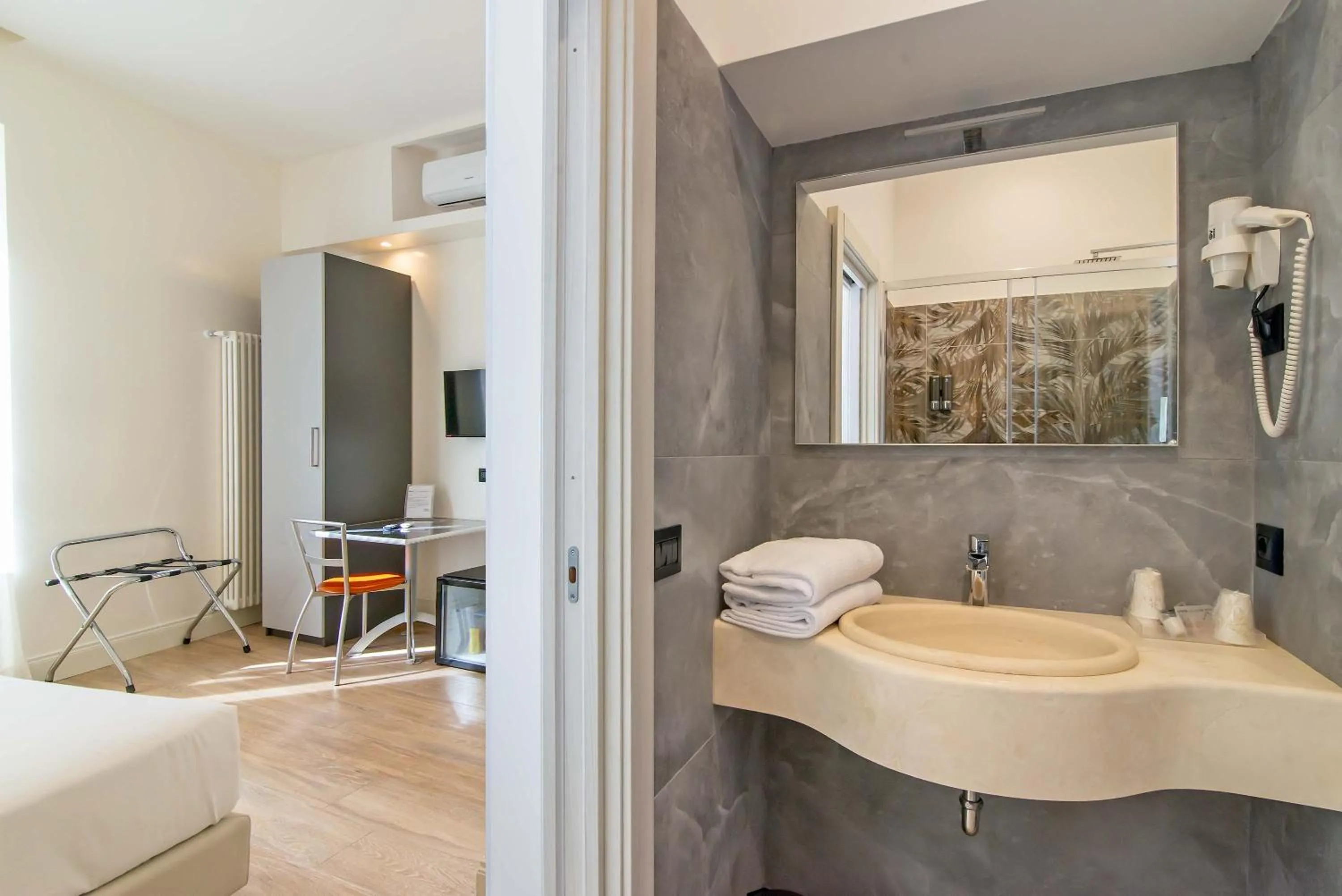 Photo of the whole room in Hotel Aphrodite