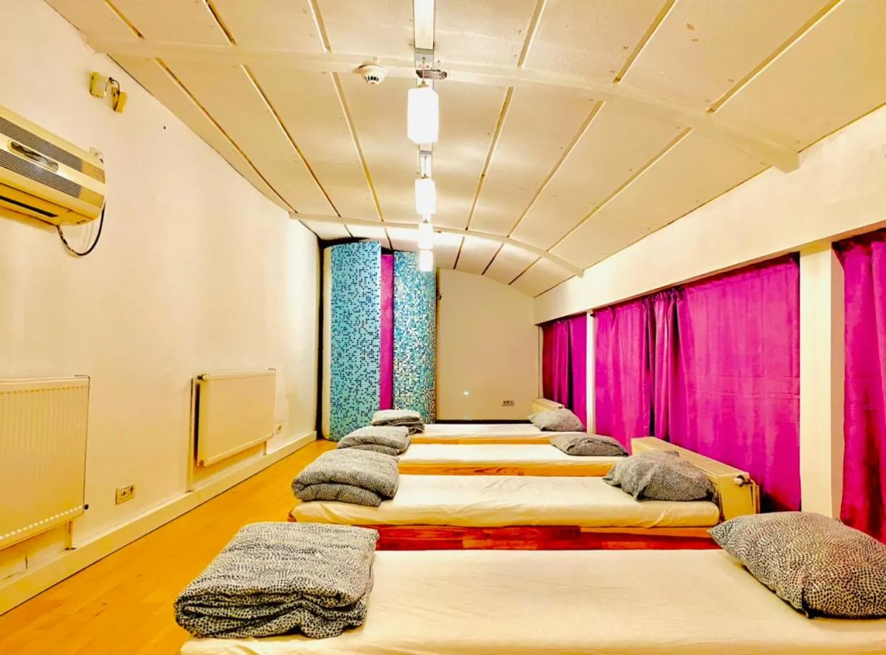 A.G ROMANA HOSTEL