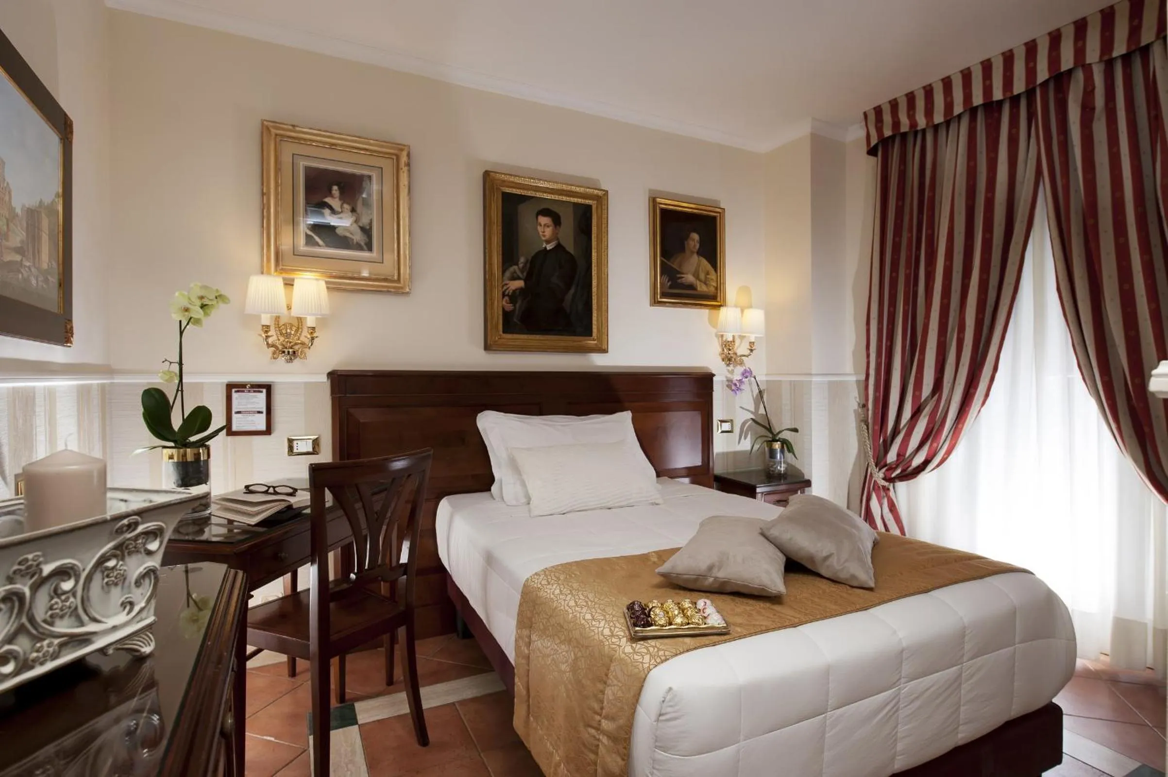 Bedroom, Bed in Hotel Des Artistes Roma