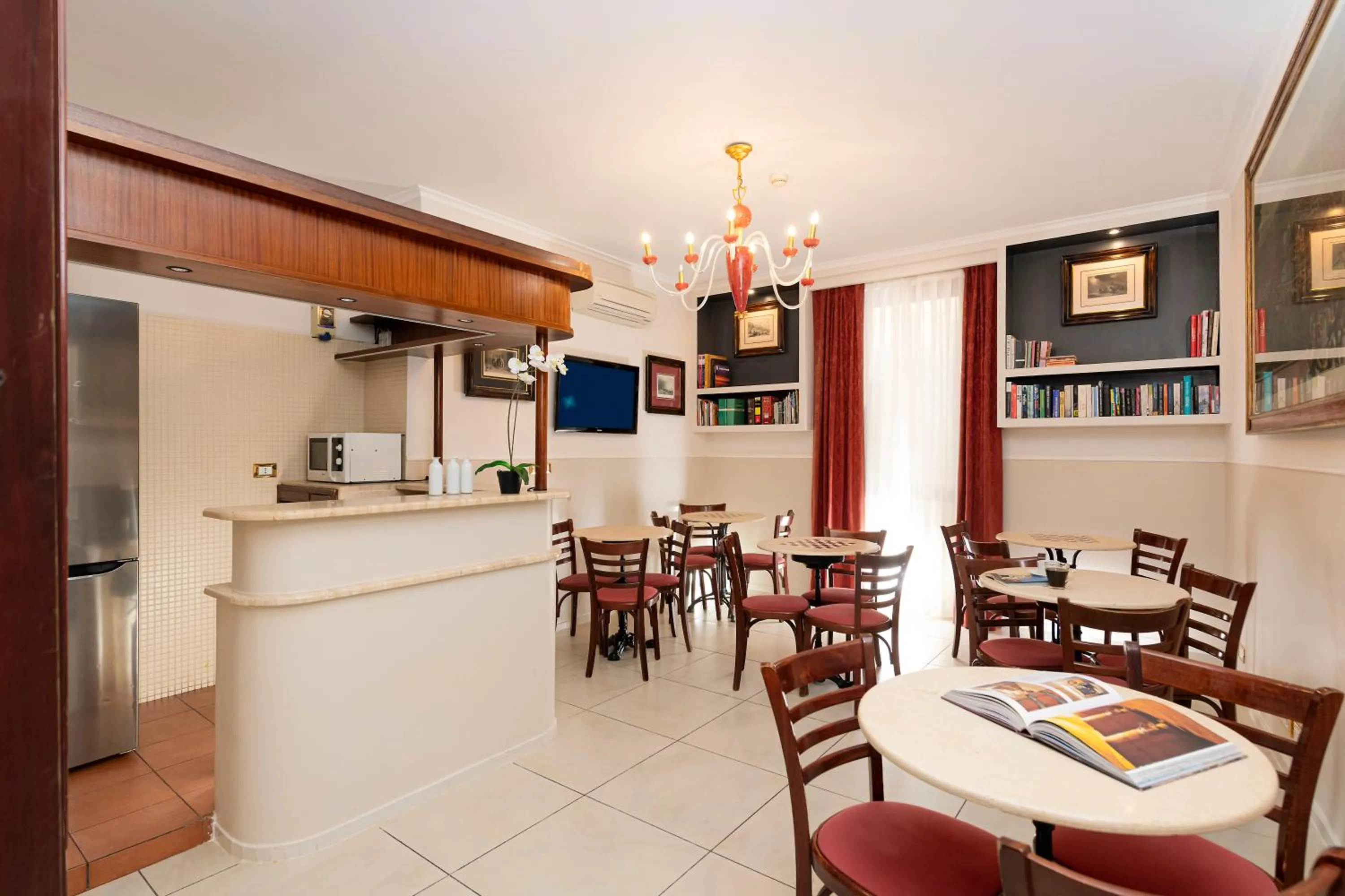 Coffee/tea facilities in Hotel Des Artistes Roma