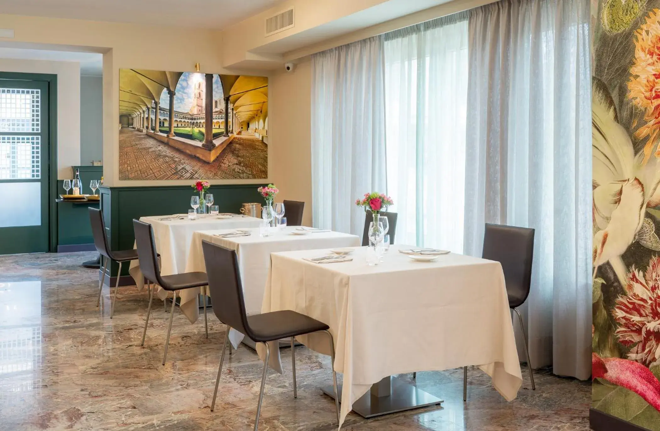 Restaurant/places to eat in Sangallo Palace Restaurant/places to eat in Sangallo Palace