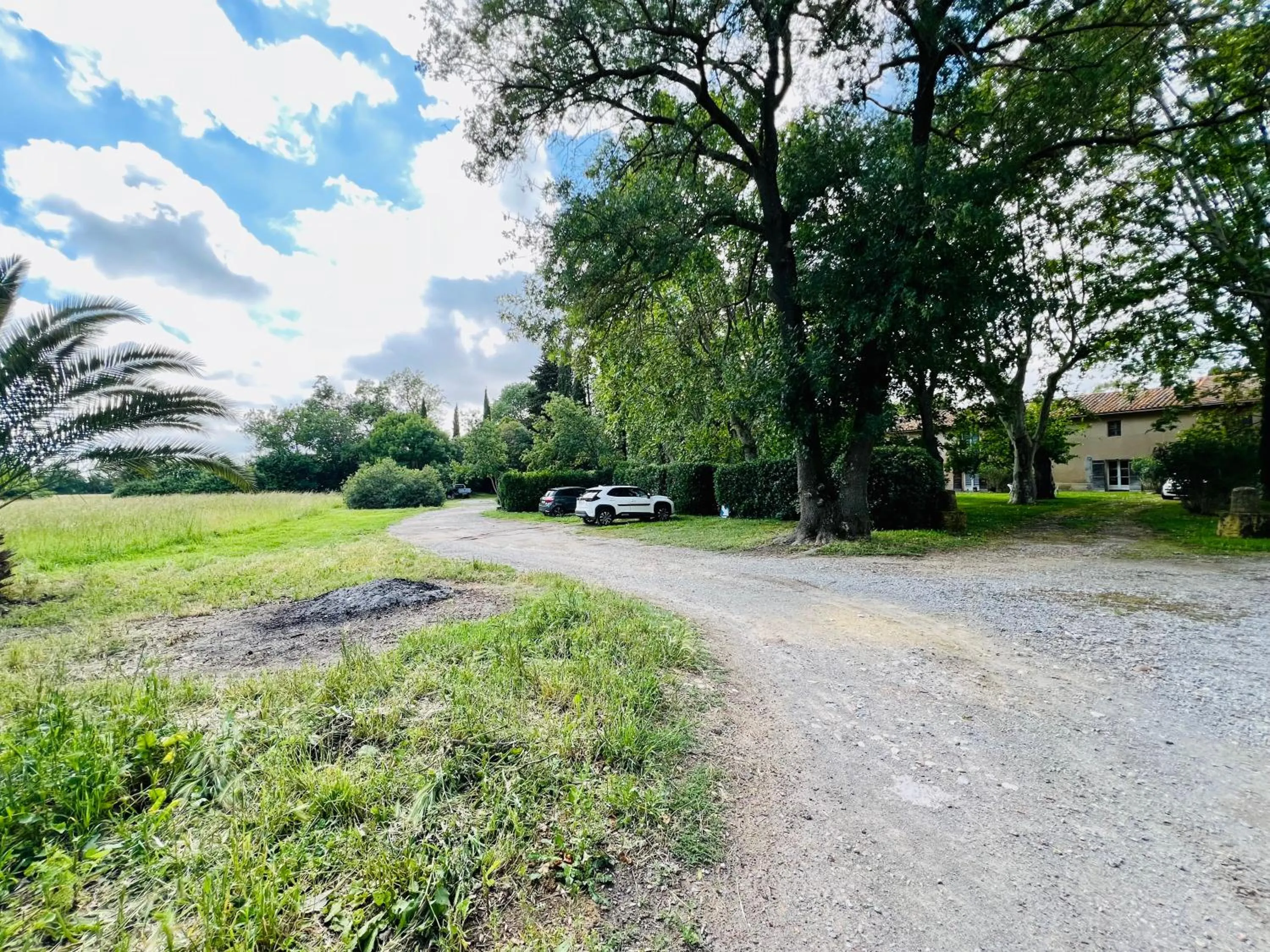 Parking in Le Moun Mazet gîte rural 3 étoiles, CLIM, Nature, 6 personnes